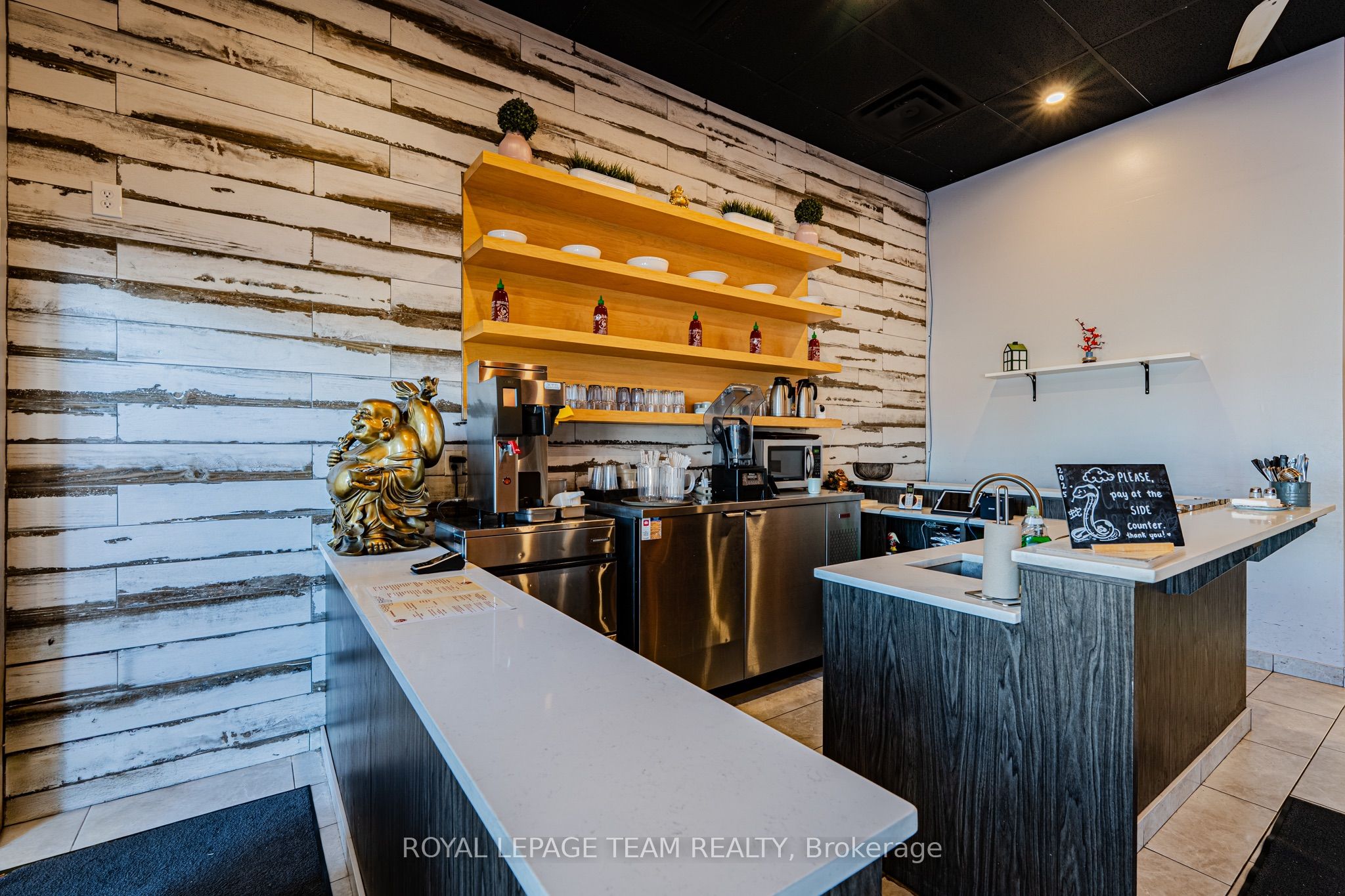 #3 - 1691 Merivale Road Property Photo 8