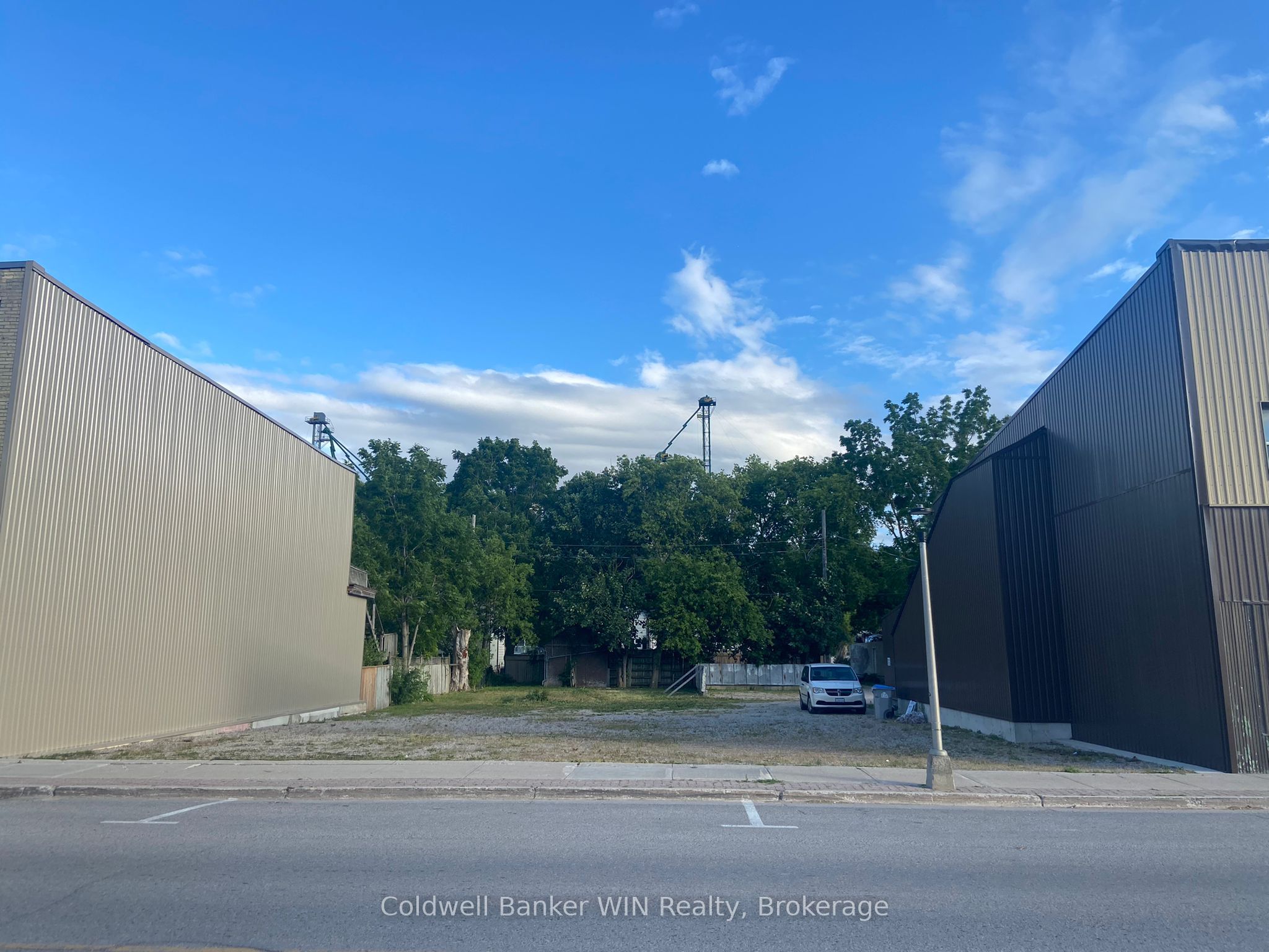 123 King Street Property Photo 1