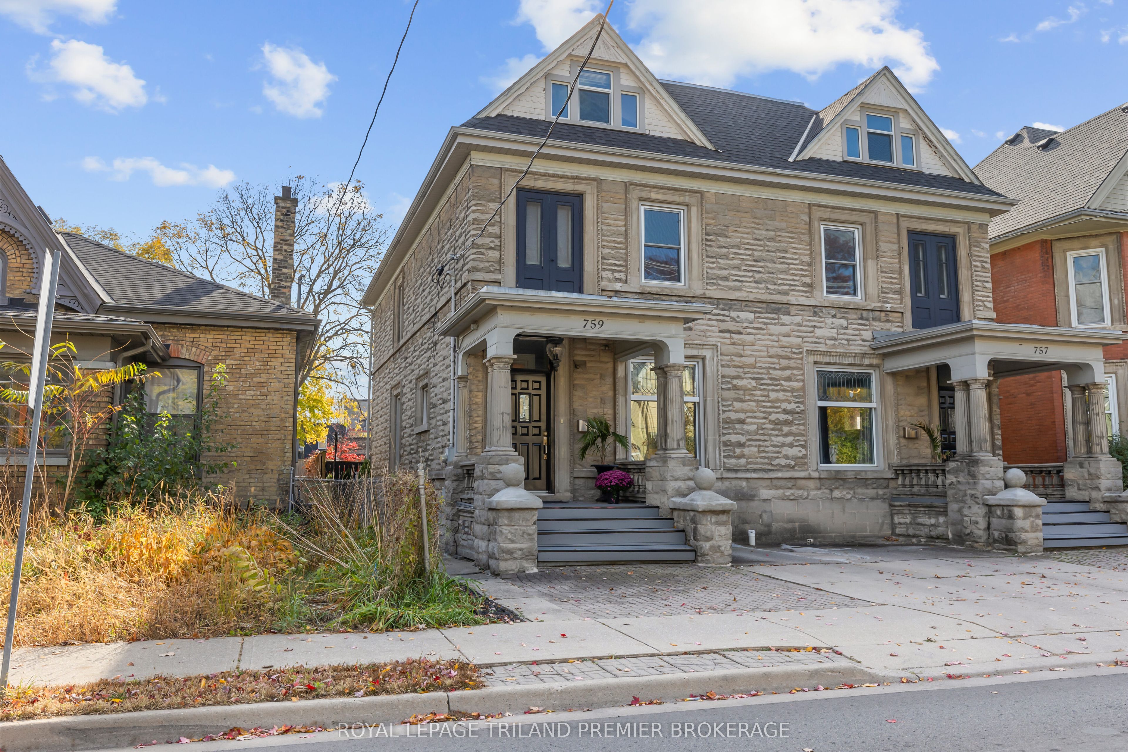 759 Queens Ave Property Photo
