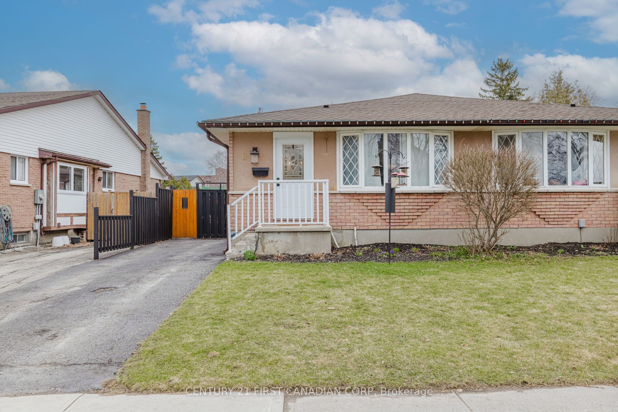 8 Lacey Crescent Property Photo