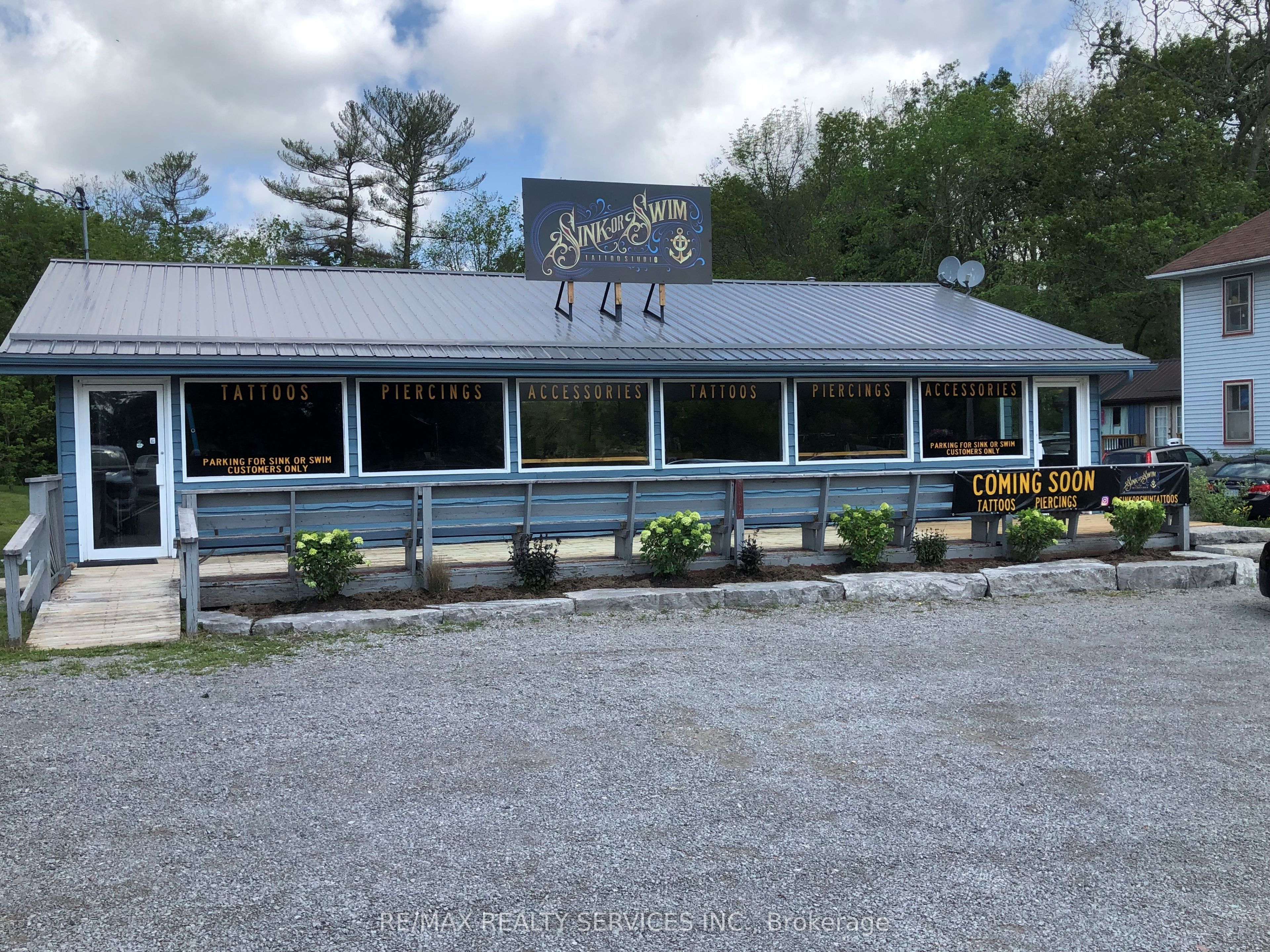 1919 Lakehurst Road Property Photo