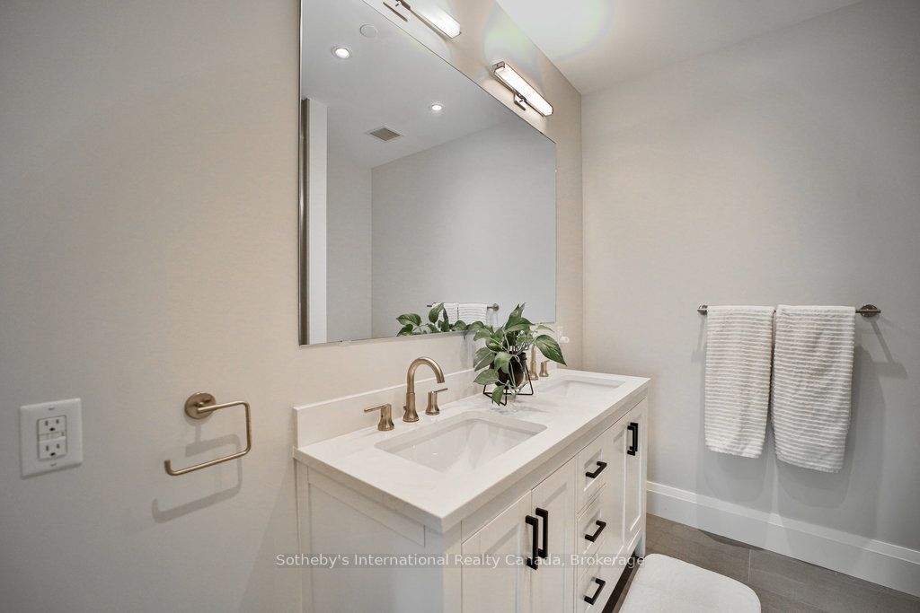 727 Grandview Drive 002 Property Photo 32