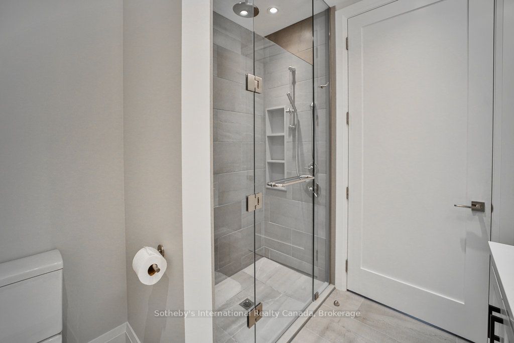 727 Grandview Drive 002 Property Photo 33