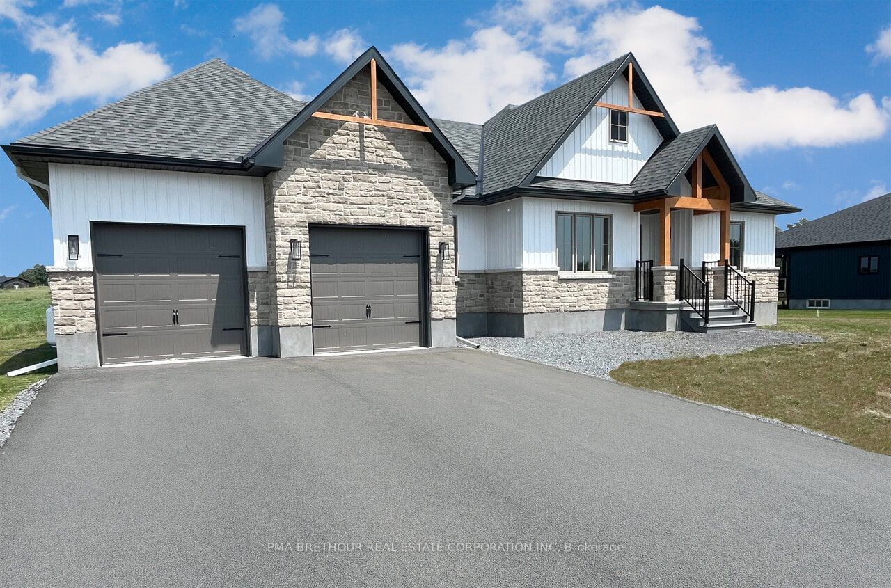 252 Trudeau Crescent Property Photo 1