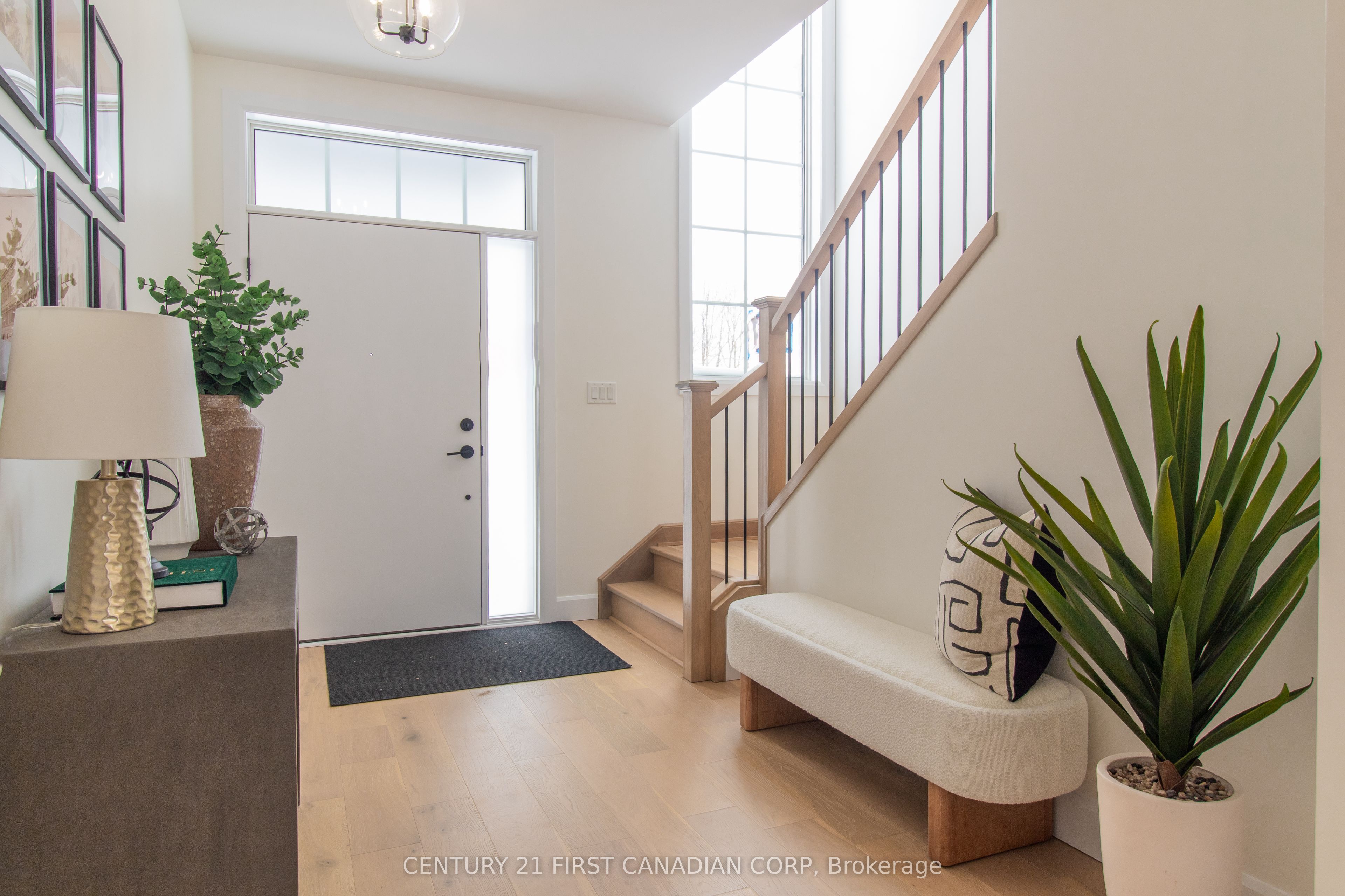 1378 Shields Place Property Photo 5