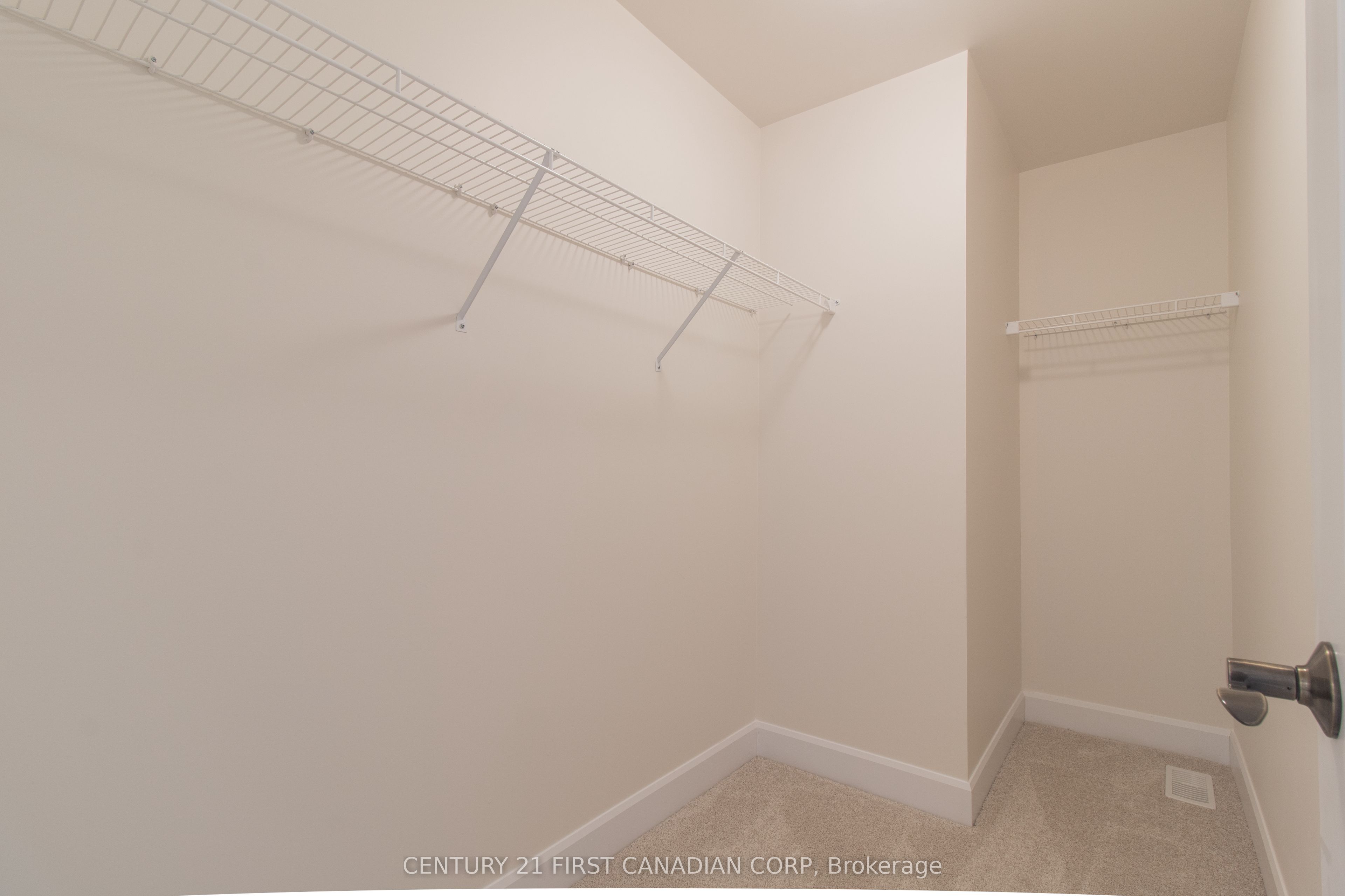 1378 Shields Place Property Photo 15