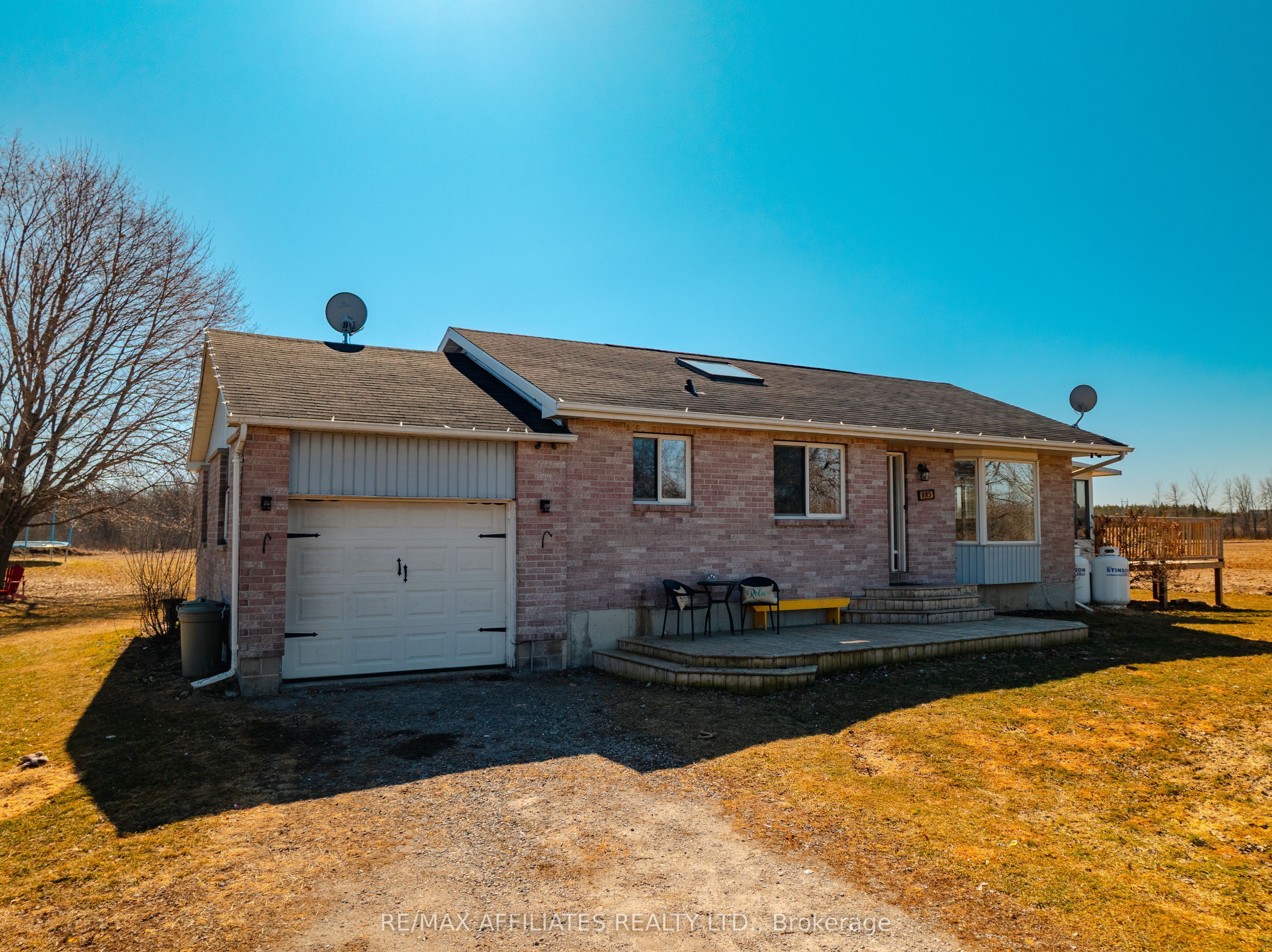 885 Townline Road Property Photo 1