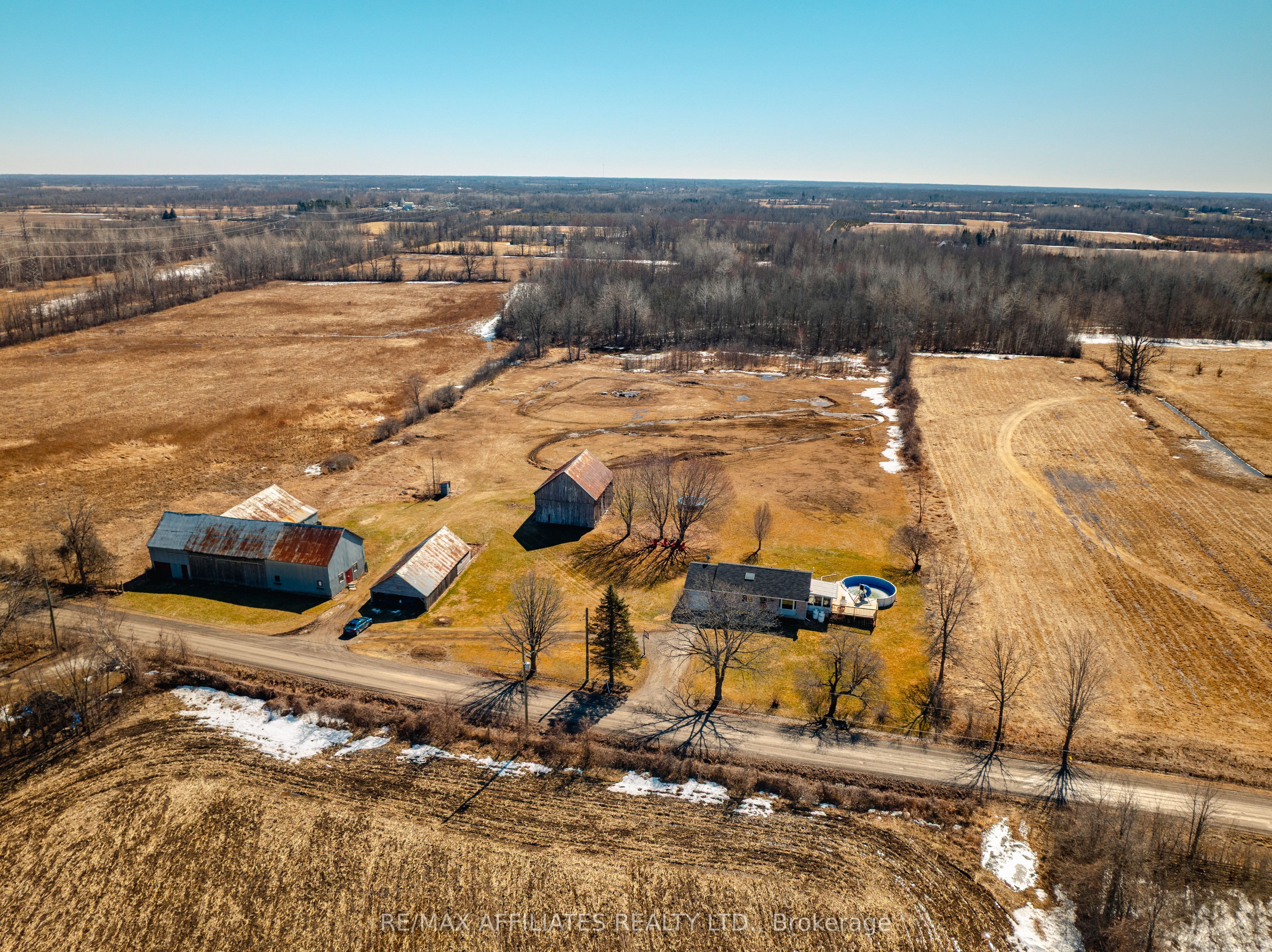 885 Townline Road Property Photo 12