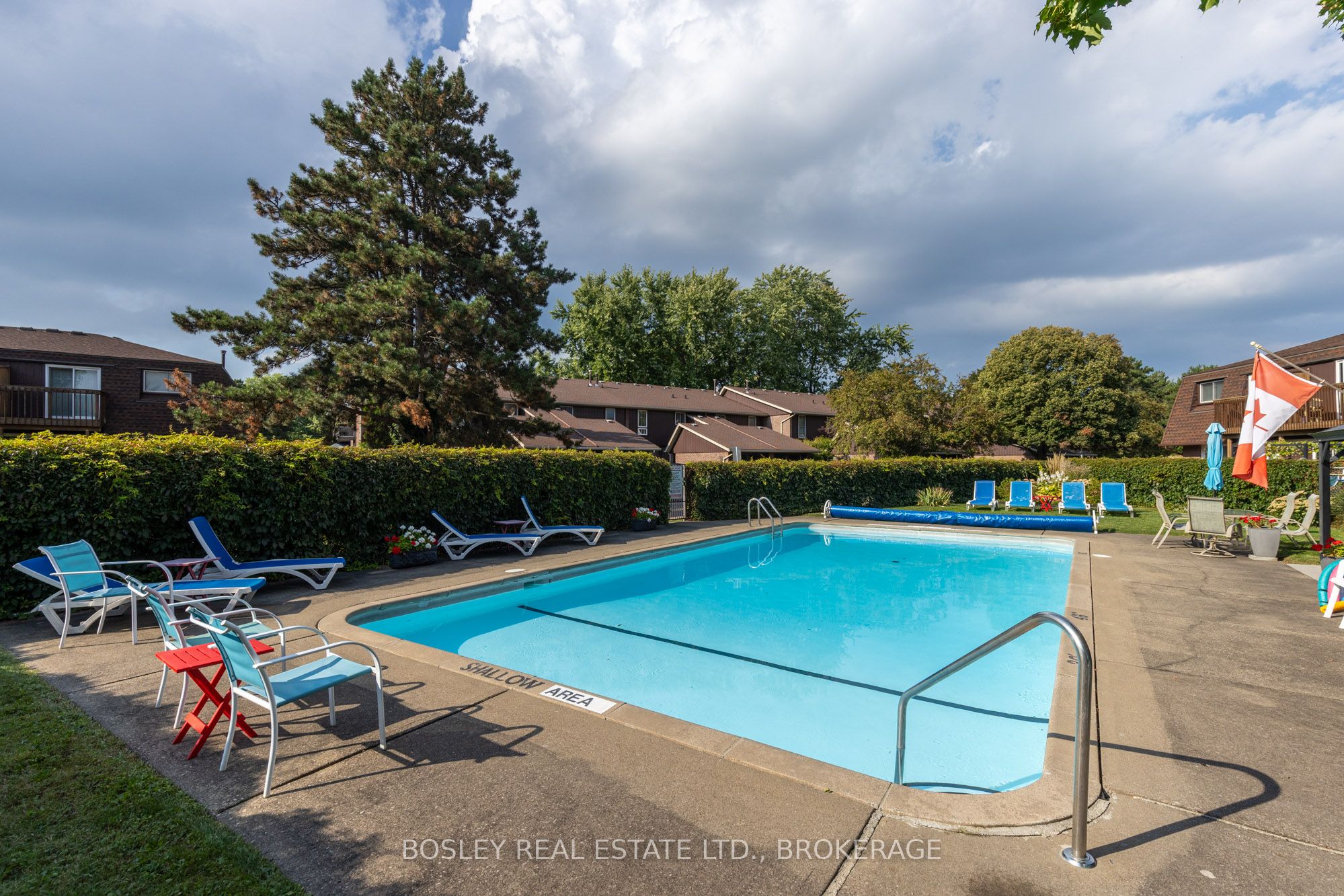 #51 - 122 Lakeshore Road Property Photo 2