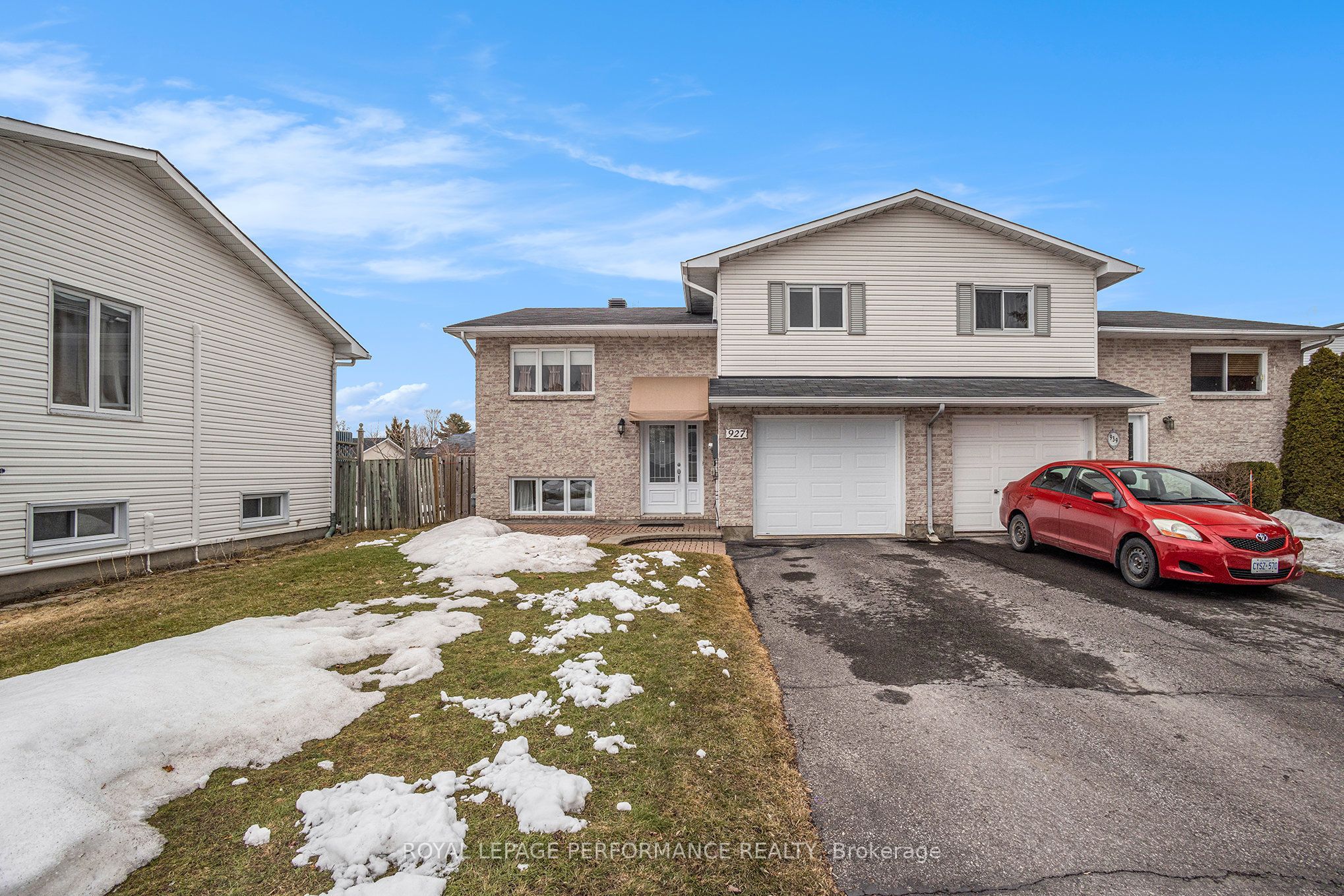 927 Lawrence St Property Photo 1