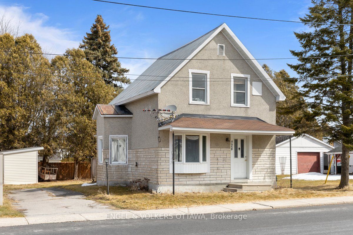 728 Laval Street Property Photo 2