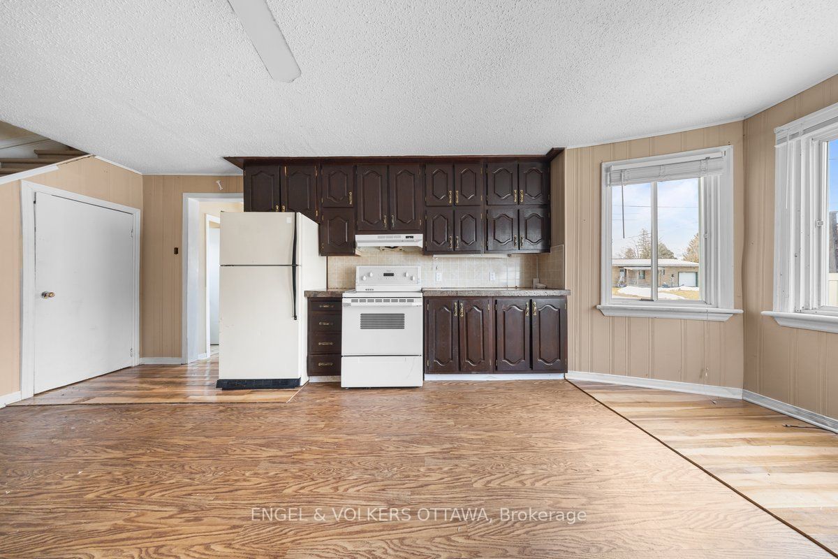 728 Laval Street Property Photo 3