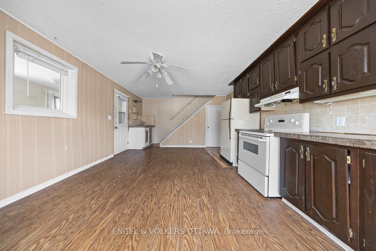 728 Laval Street Property Photo 4