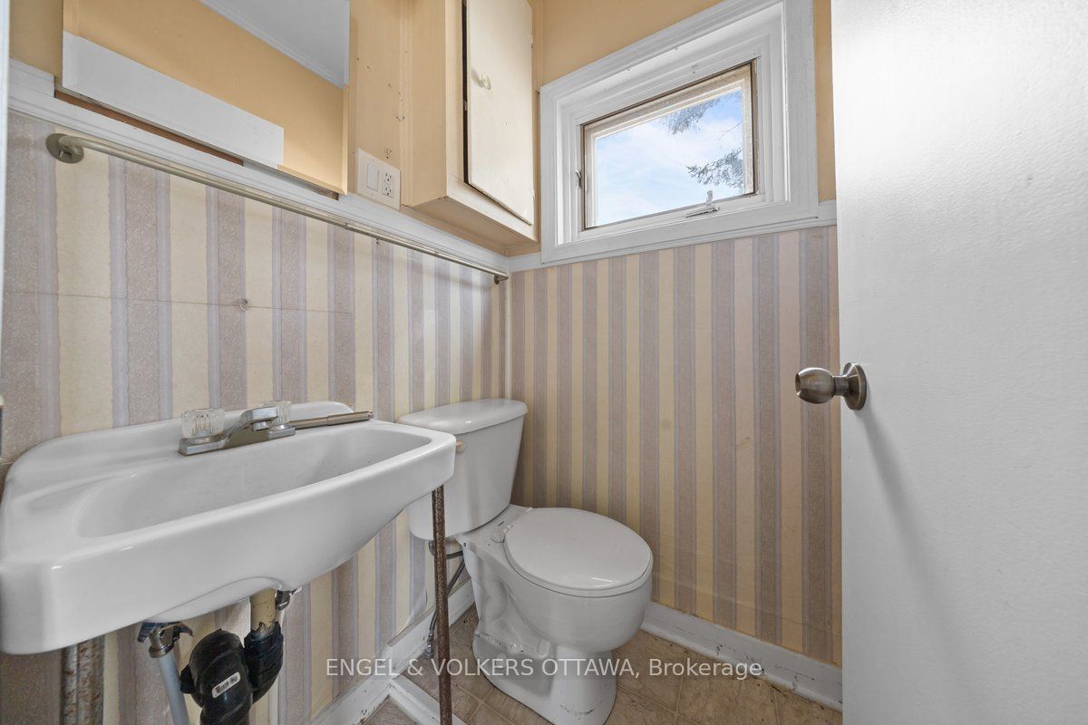 728 Laval Street Property Photo 5