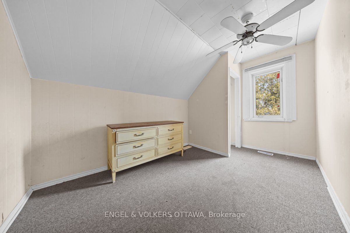 728 Laval Street Property Photo 6