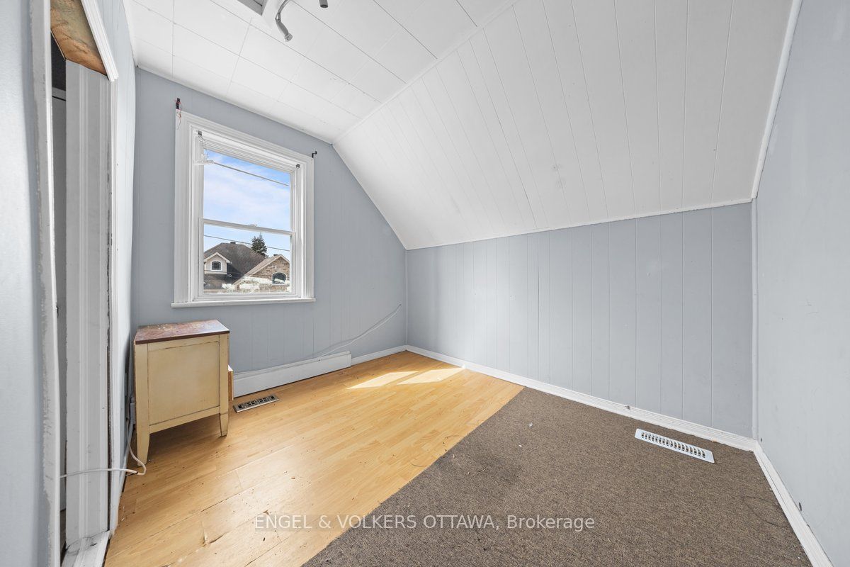728 Laval Street Property Photo 7