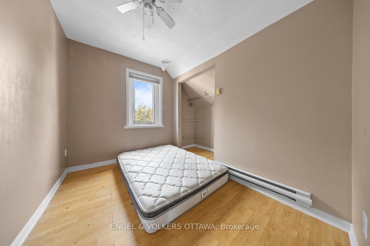 728 Laval Street Property Photo 8
