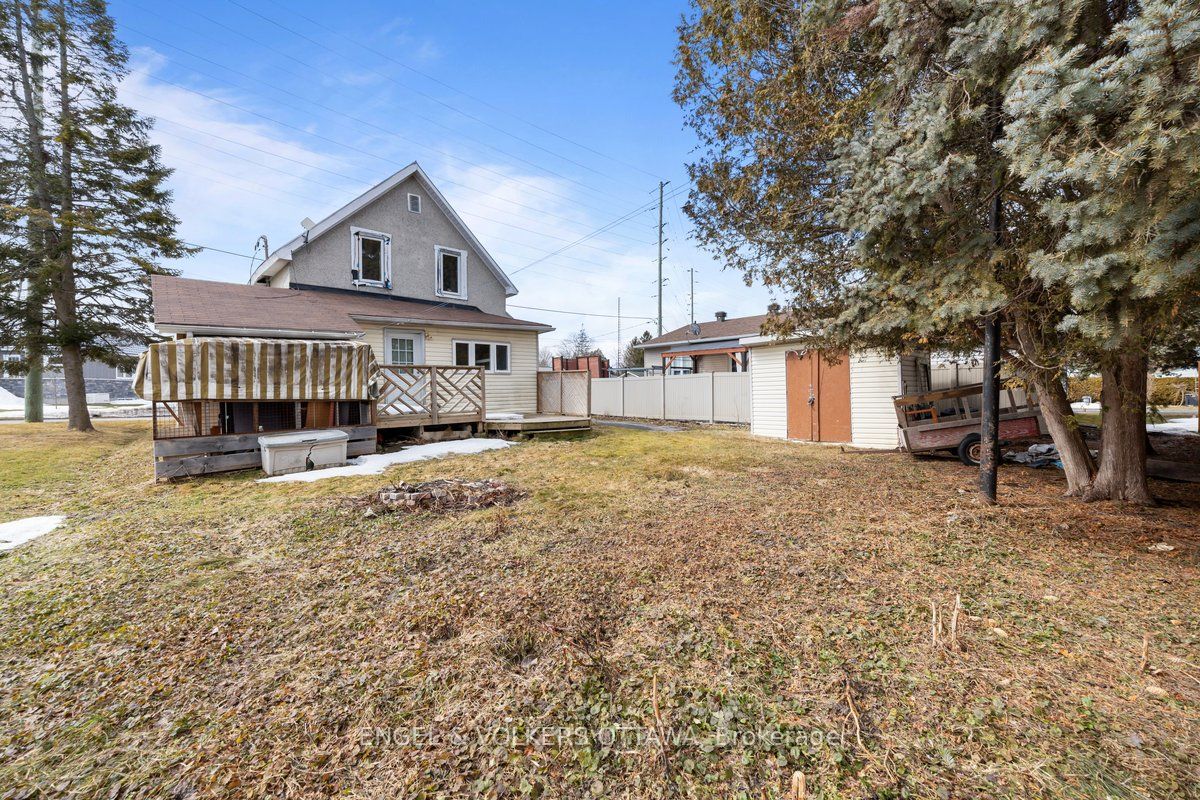728 Laval Street Property Photo 11
