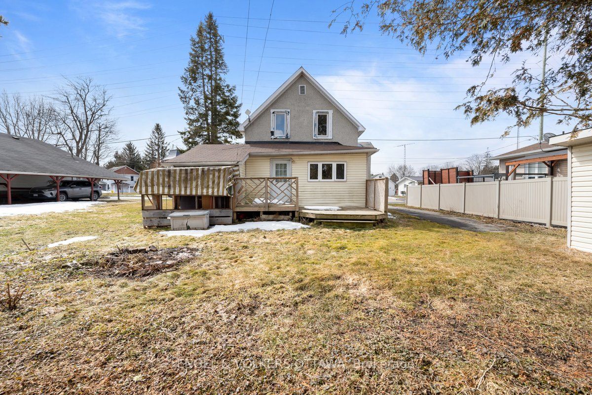 728 Laval Street Property Photo 12