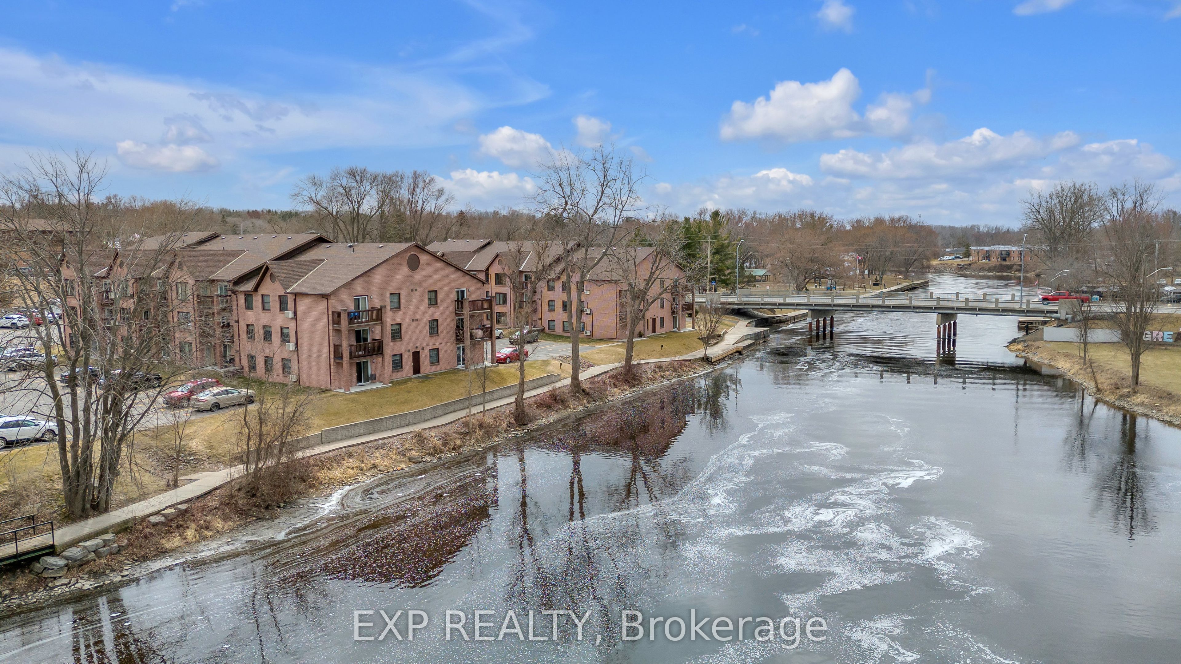 #104 - 9 Centre Street Property Photo