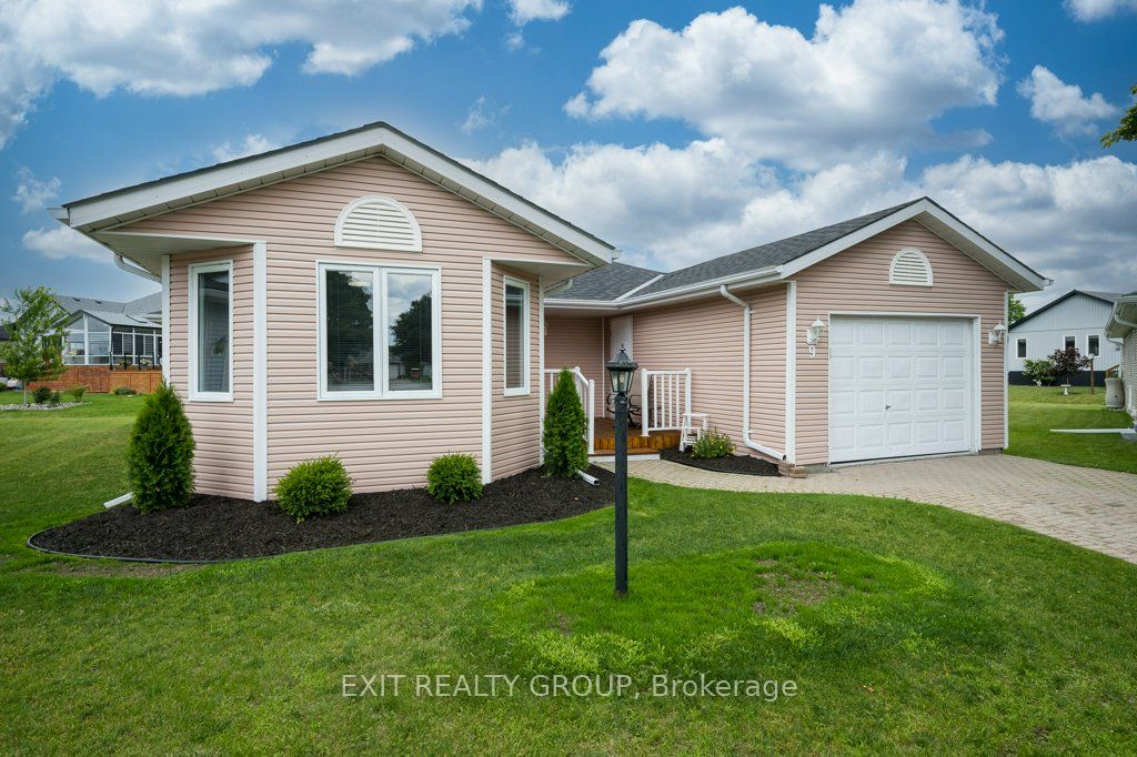 9 Quaker Court Property Photo