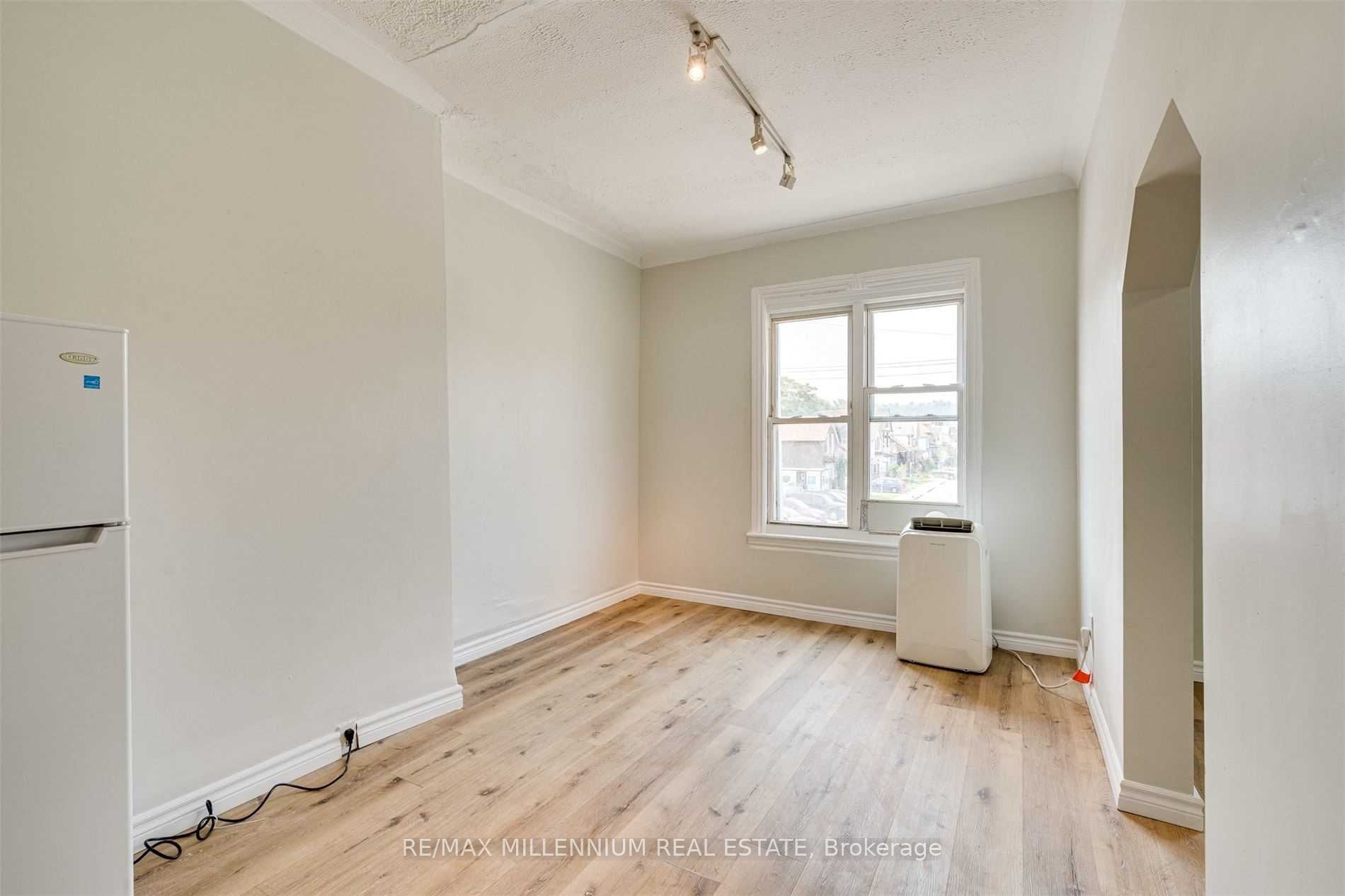 363 Barton Street Property Photo 8