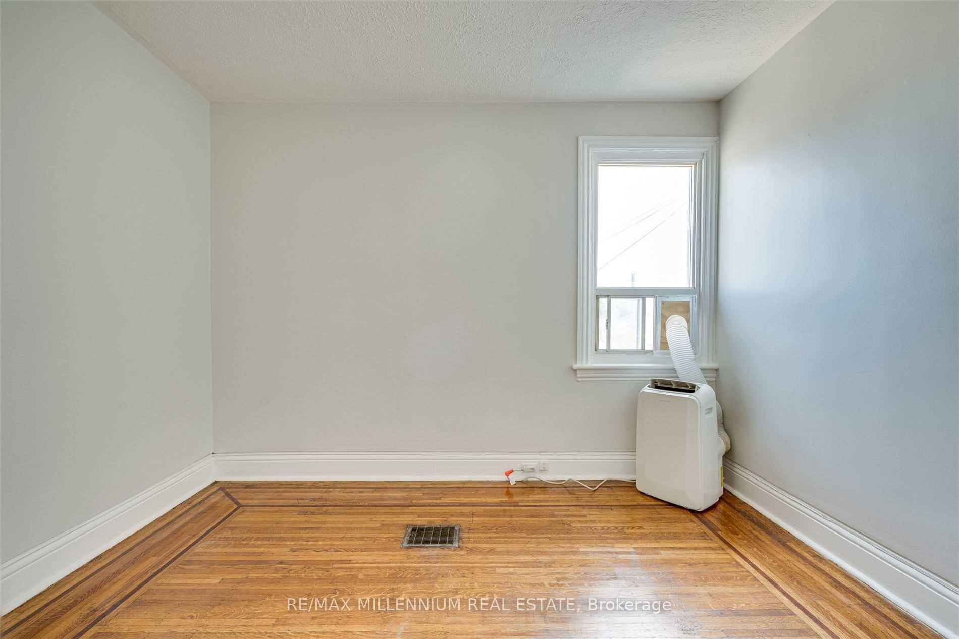 363 Barton Street Property Photo 22