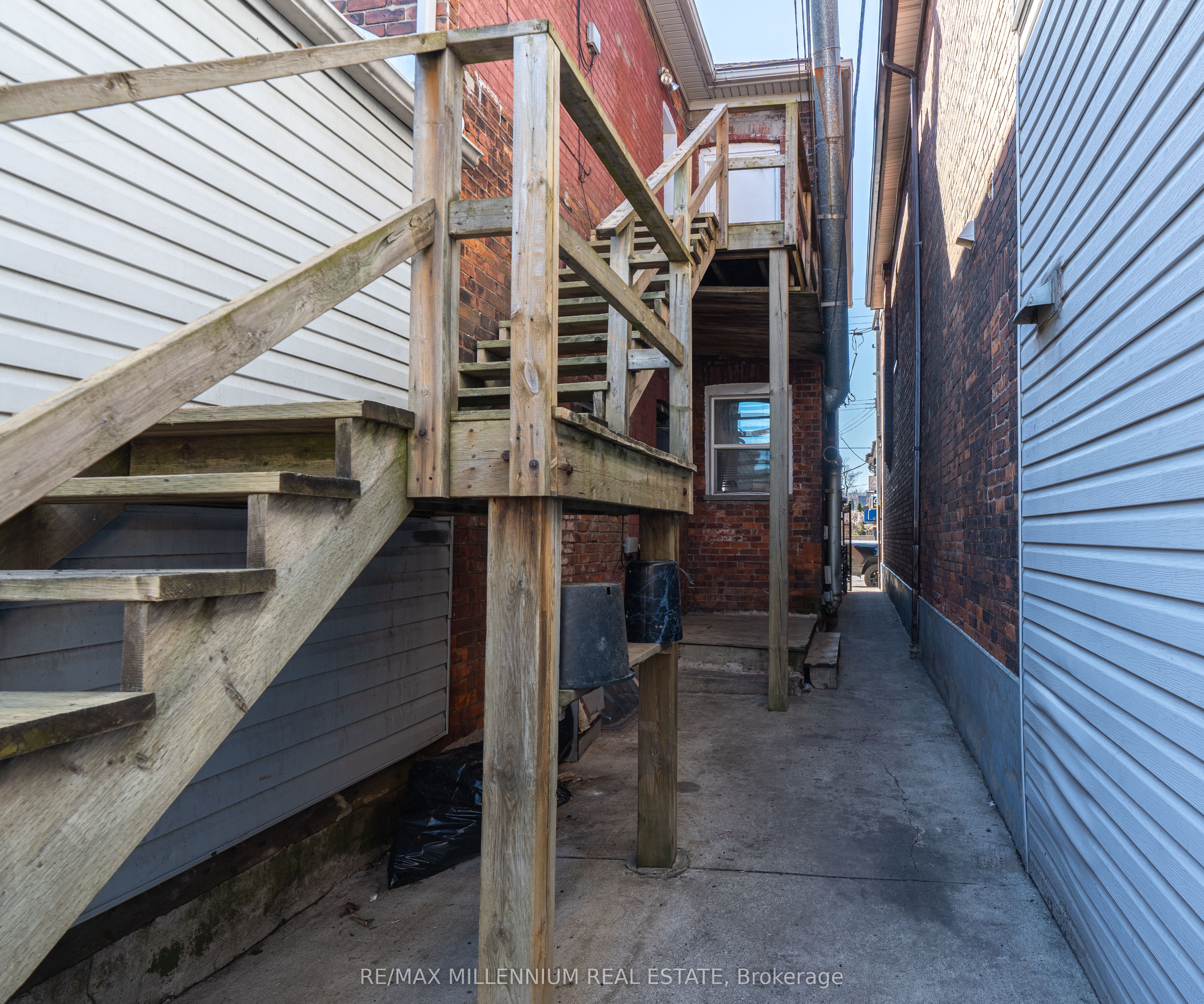 363 Barton Street Property Photo 43