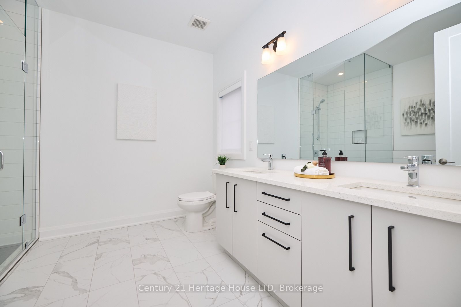 594 Seneca Drive Property Photo 17