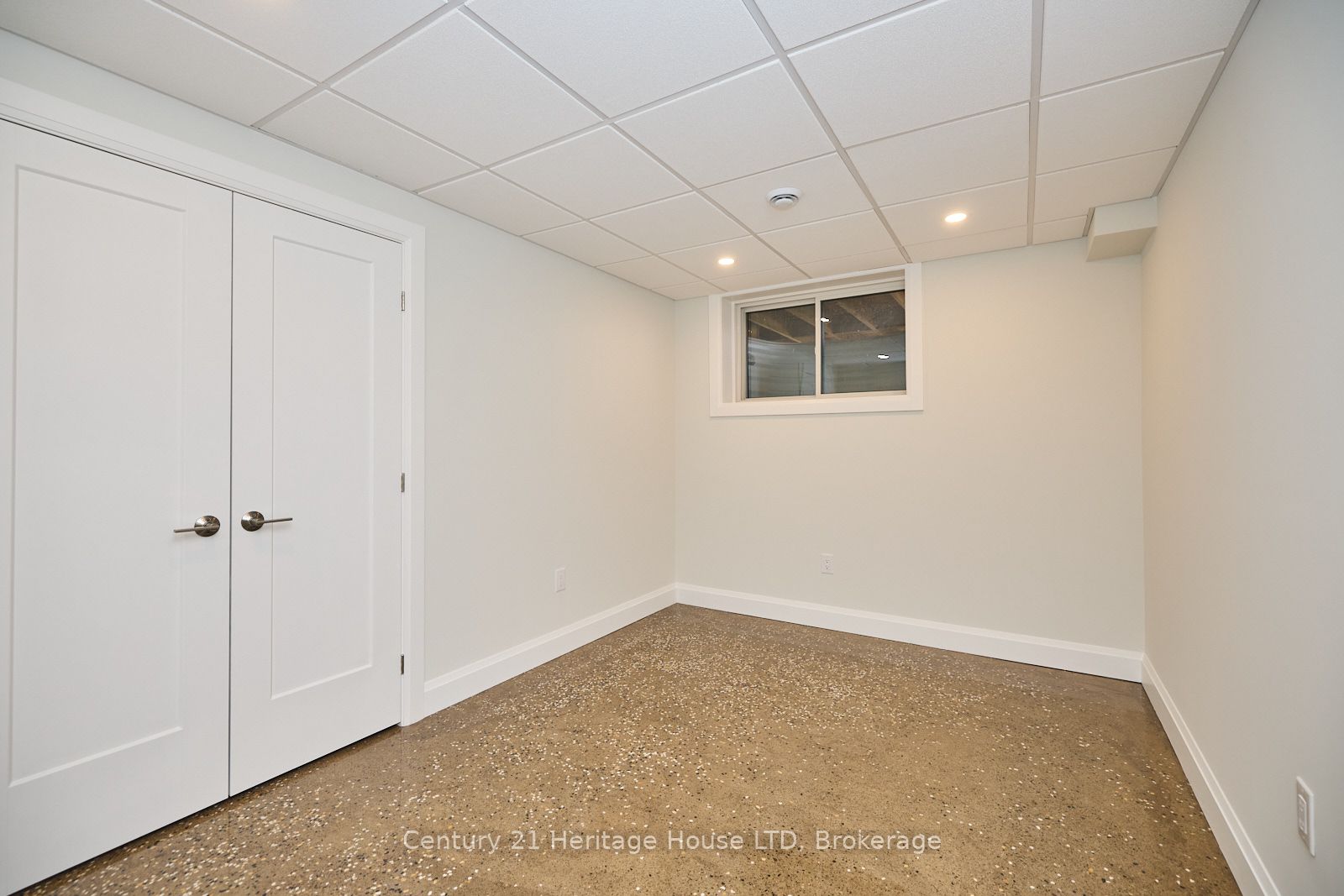 594 Seneca Drive Property Photo 27