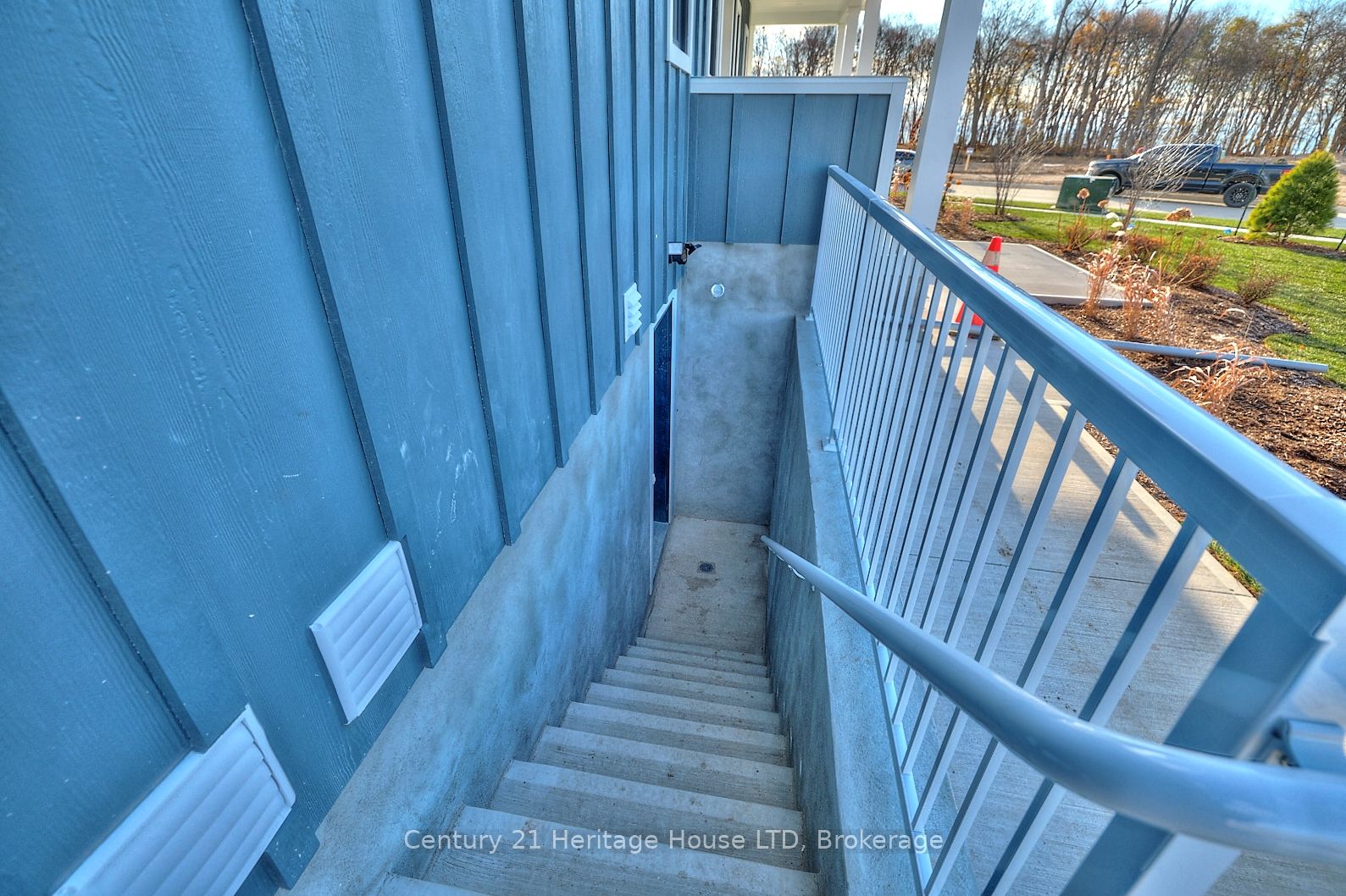 594 Seneca Drive Property Photo 40