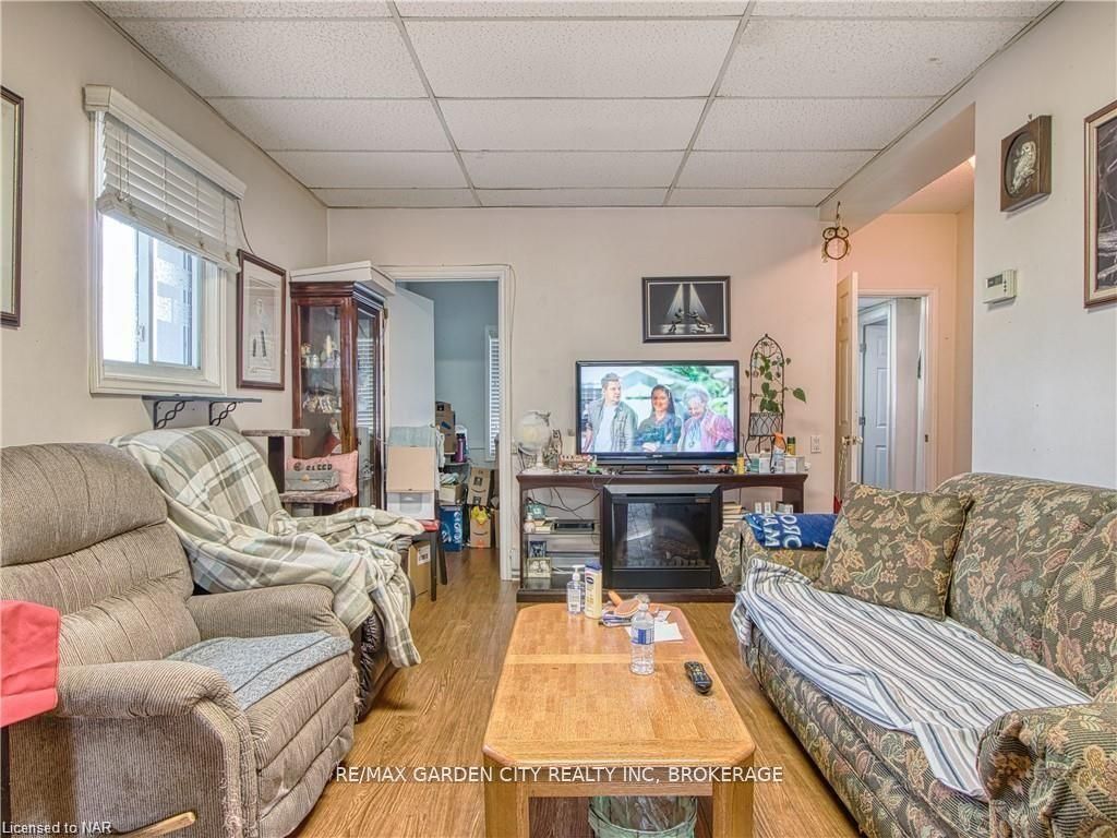 243 Ontario Street Property Photo 6
