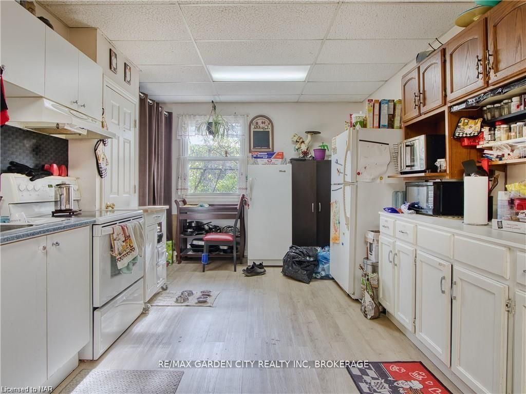 243 Ontario Street Property Photo 8