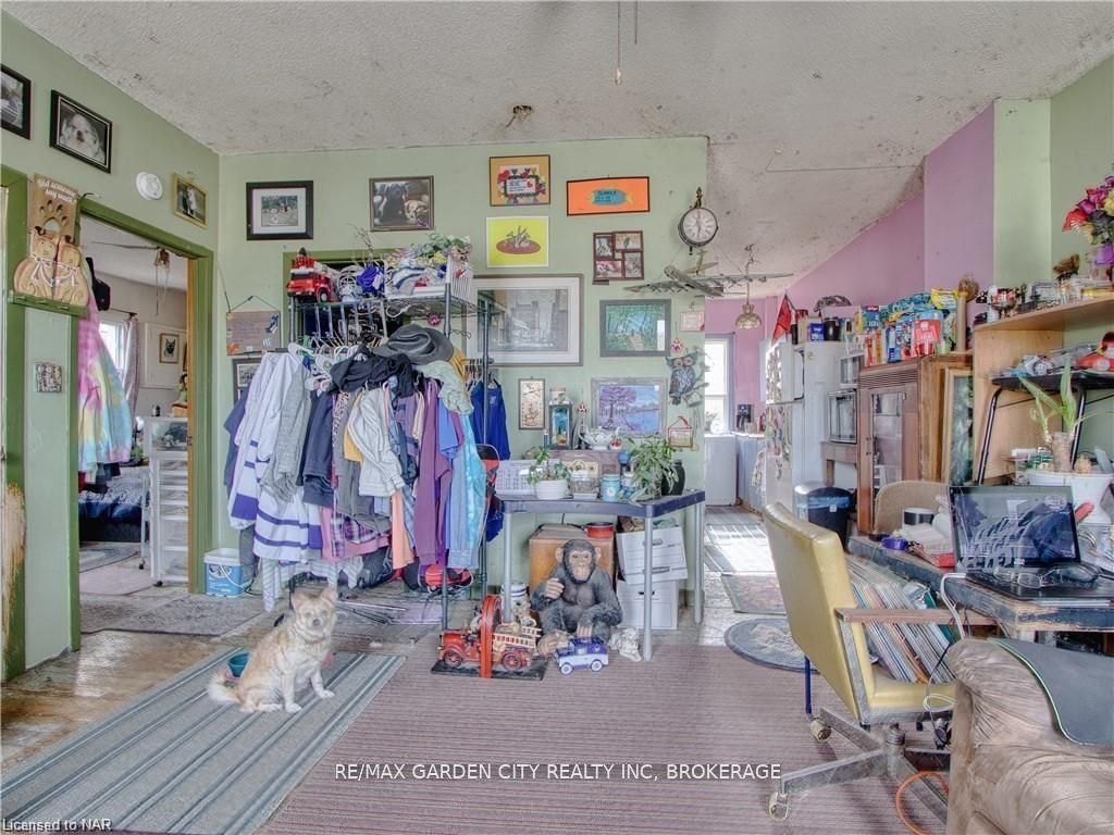 243 Ontario Street Property Photo 18