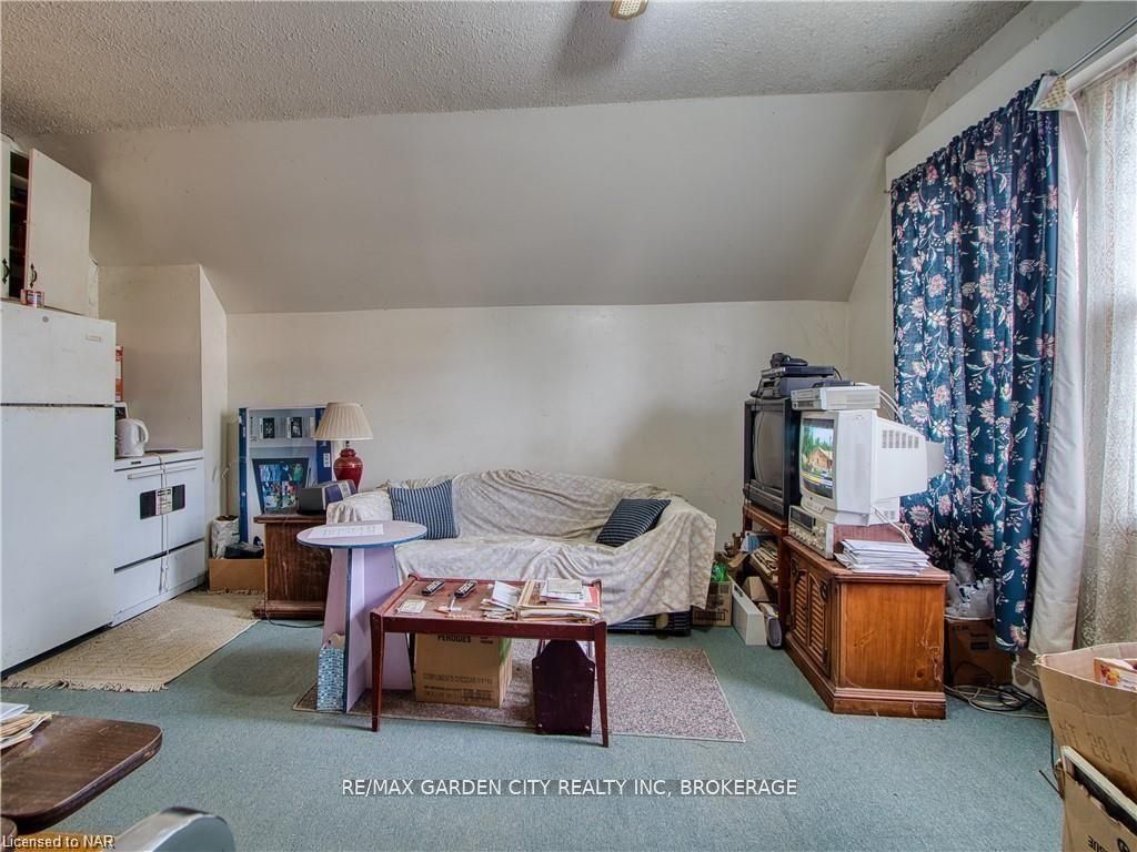 243 Ontario Street Property Photo 25