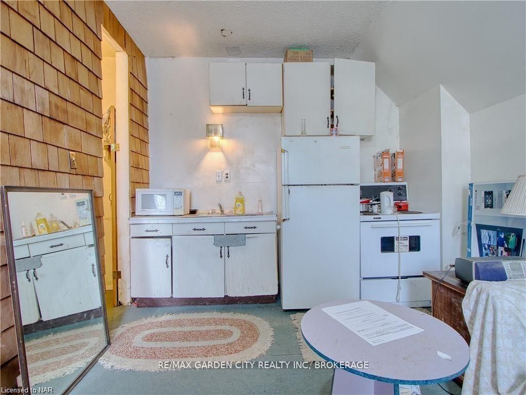 243 Ontario Street Property Photo 26