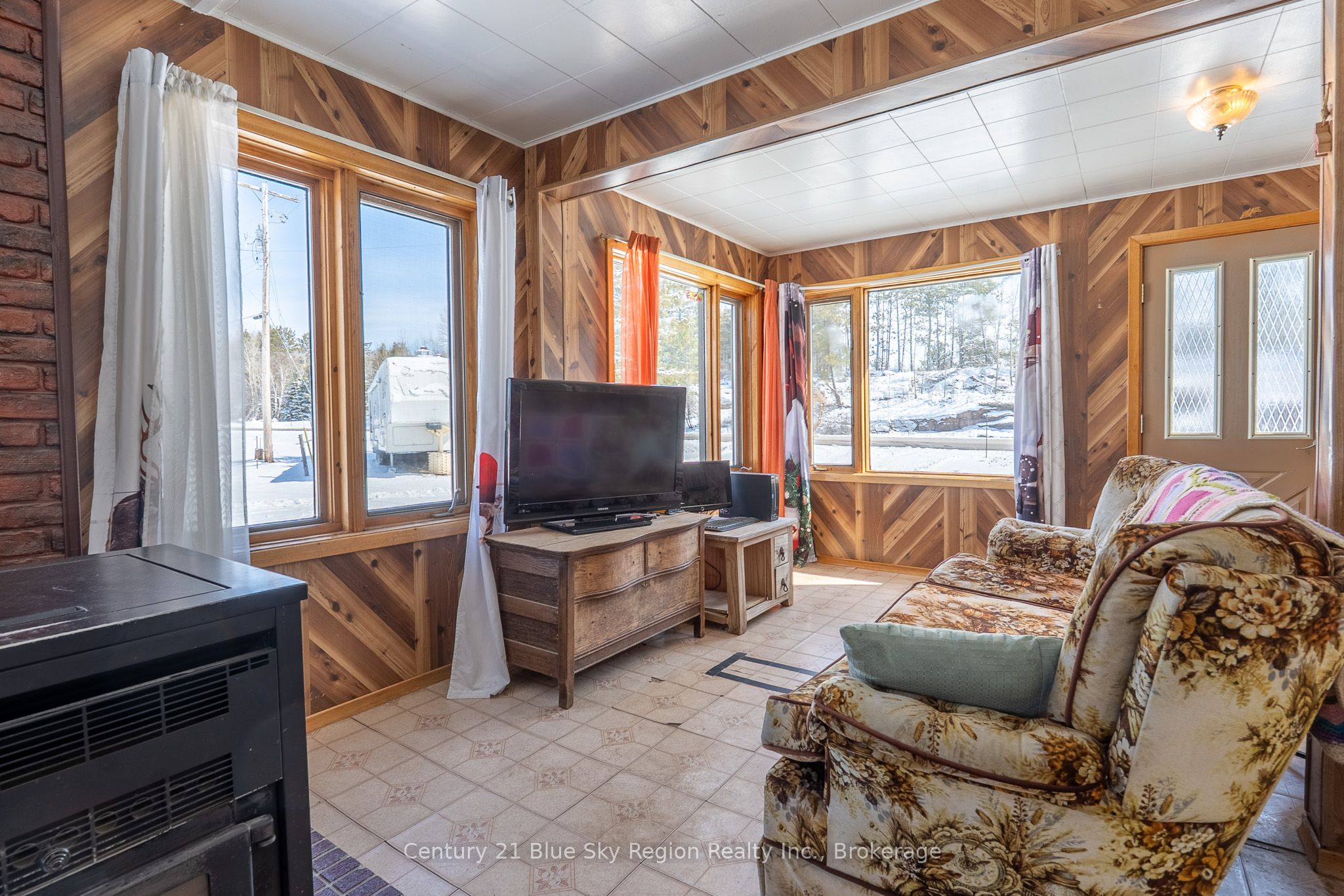 8919 Highway 64 Property Photo 6