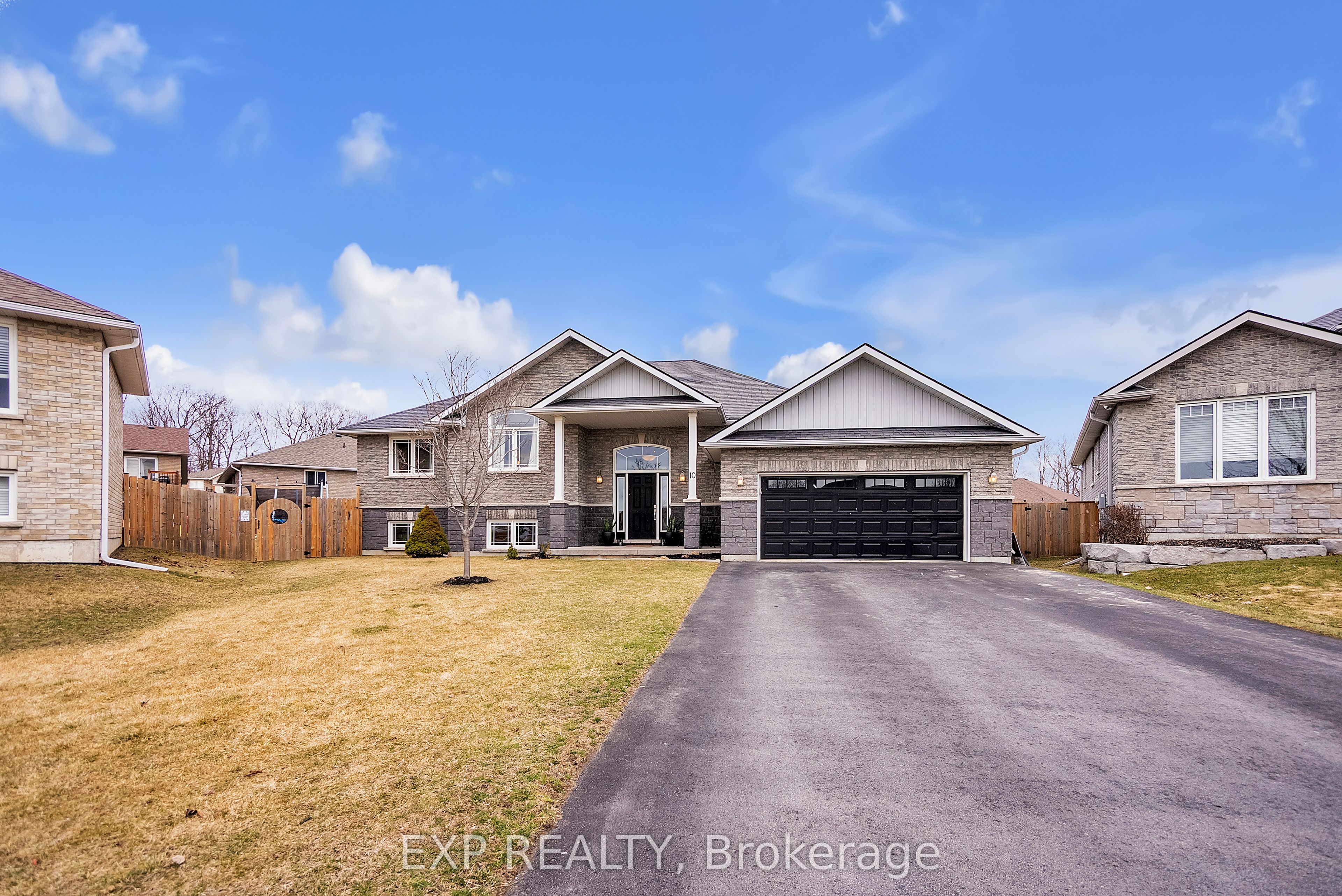 10 Spencer Court Property Photo 2