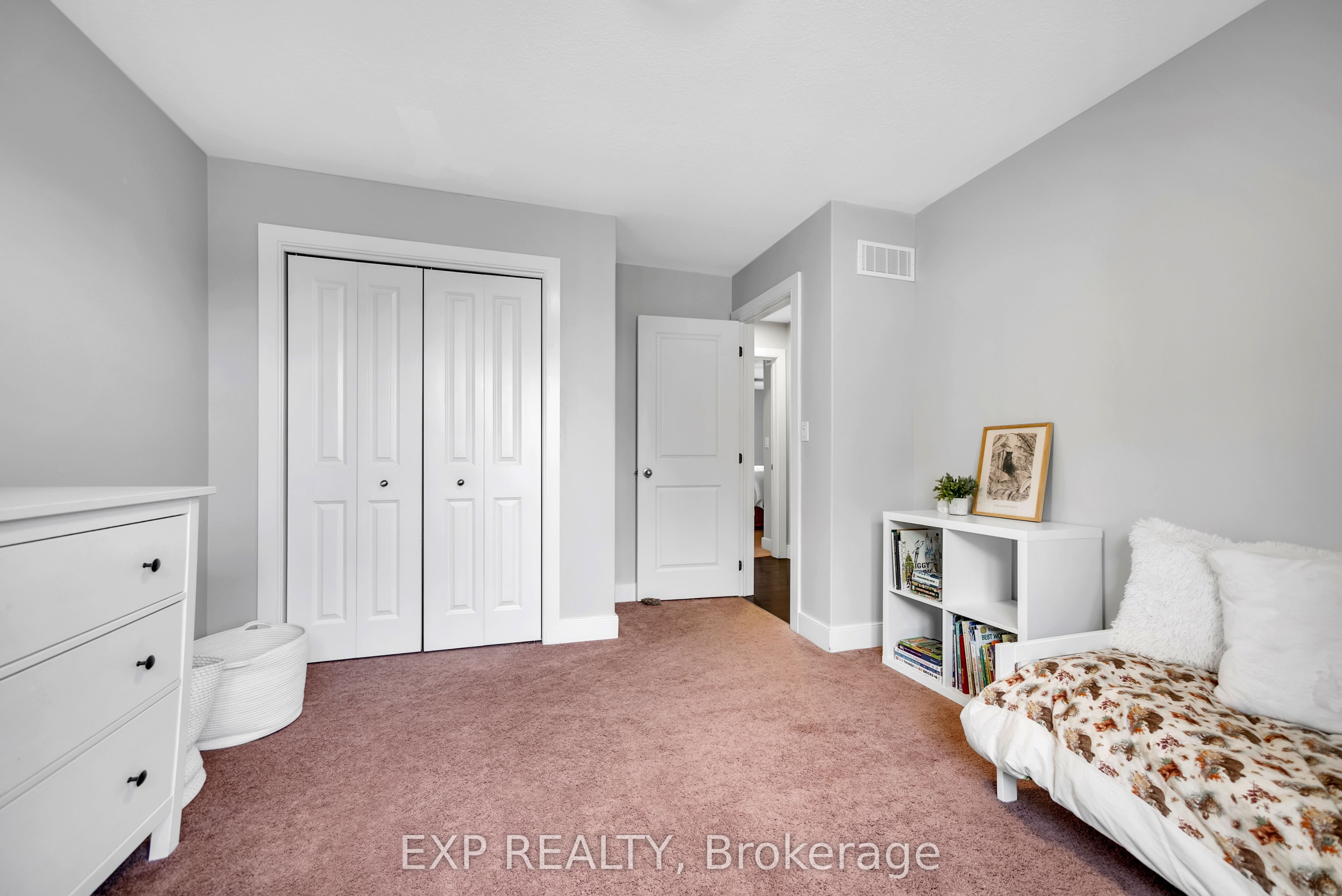 10 Spencer Court Property Photo 23