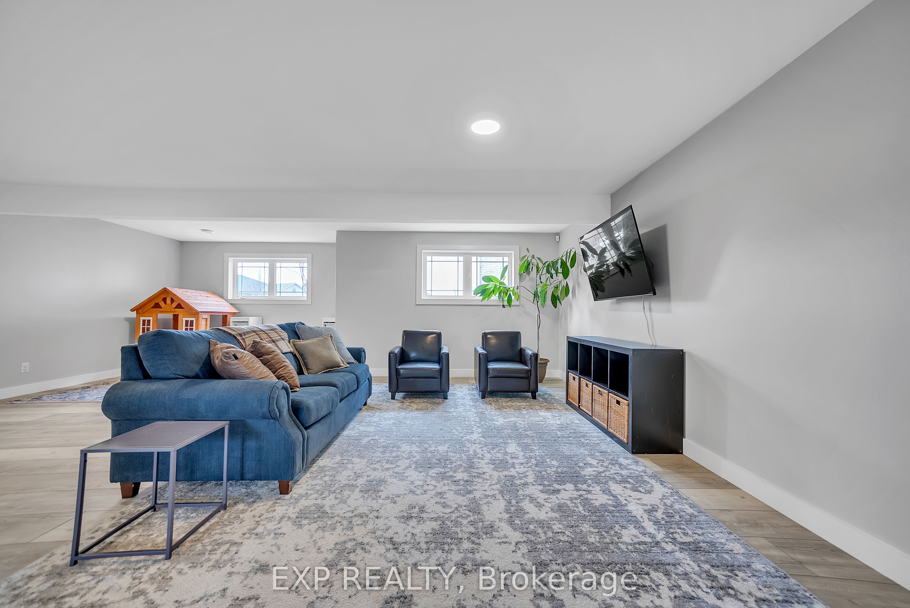 10 Spencer Court Property Photo 30