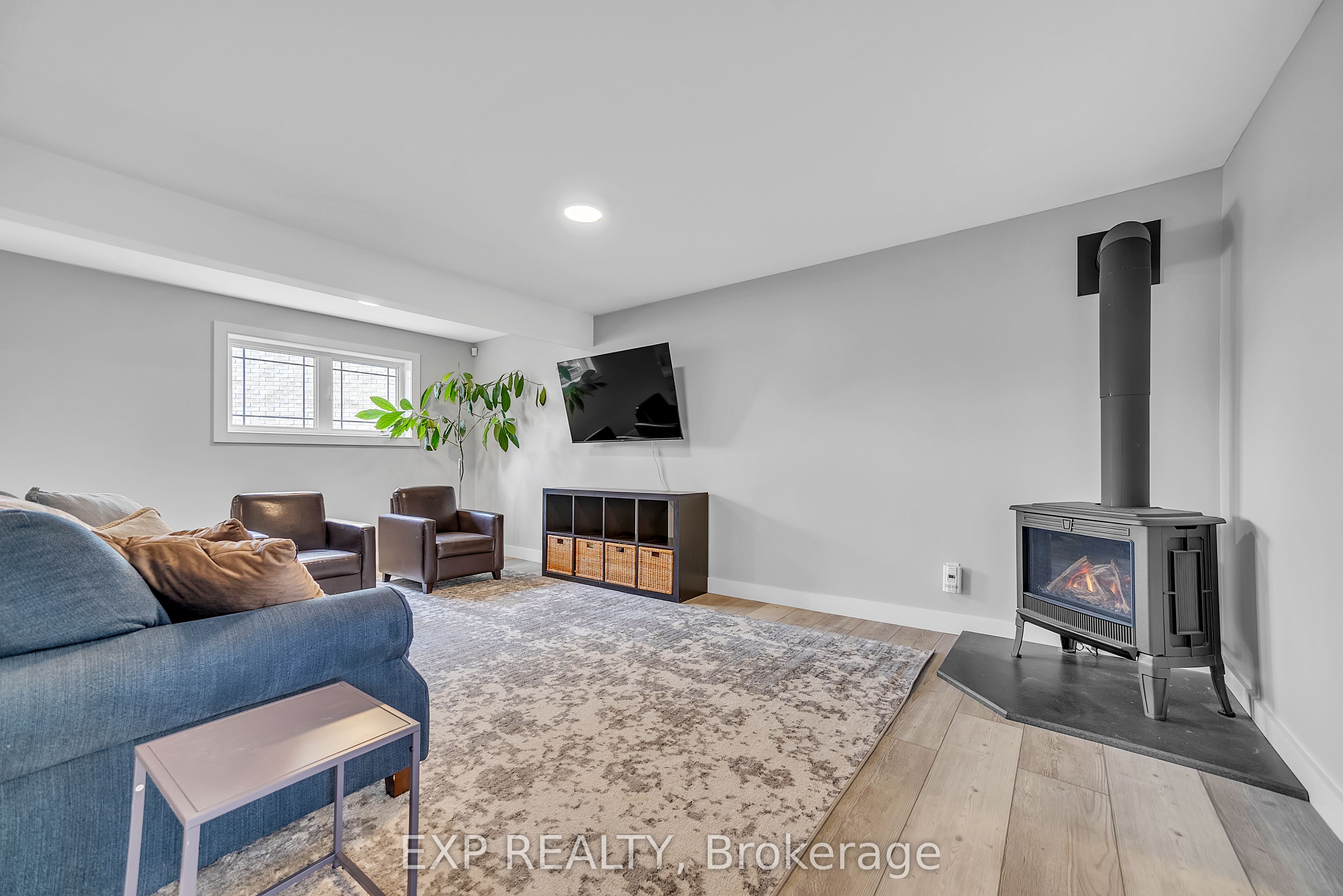 10 Spencer Court Property Photo 31