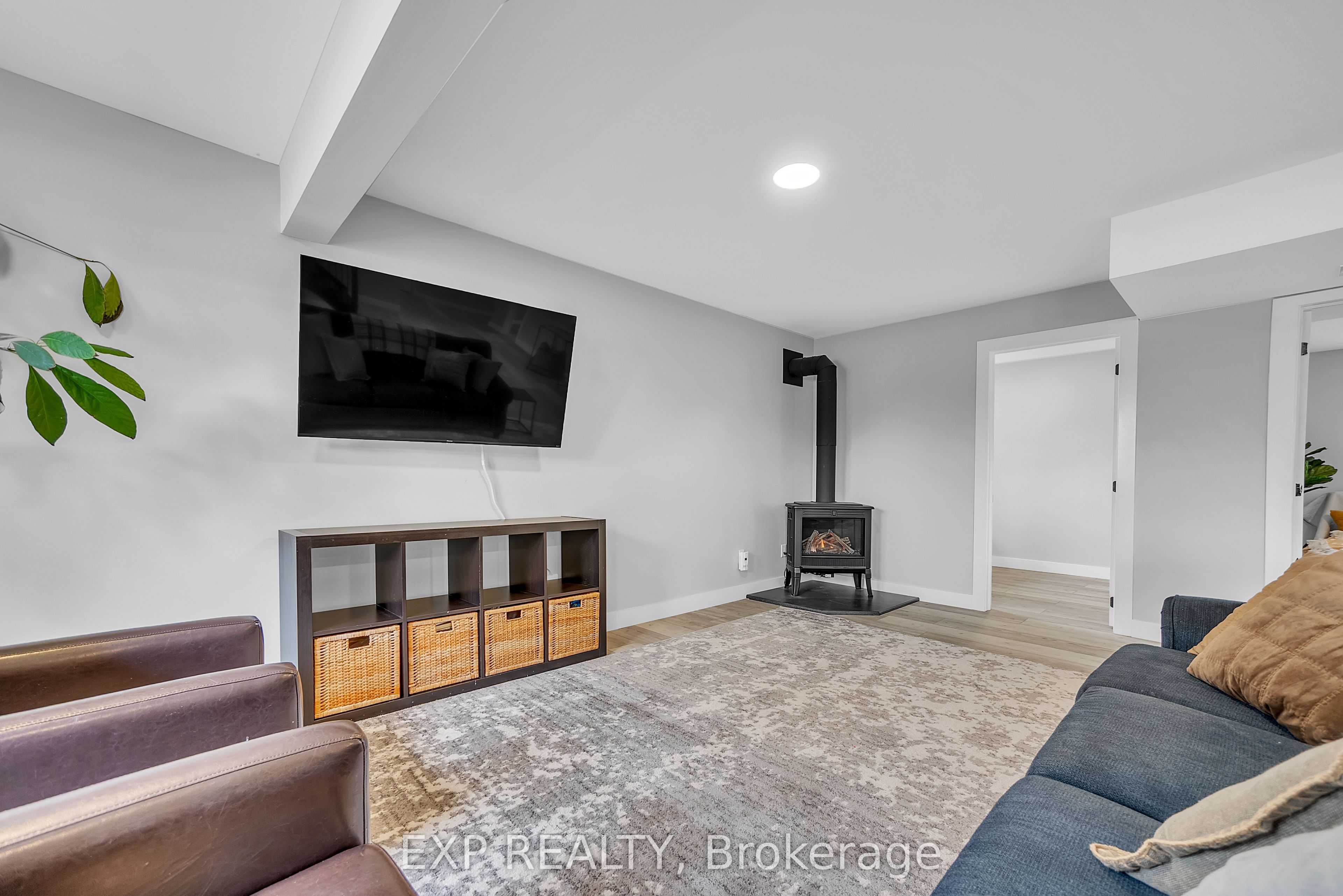 10 Spencer Court Property Photo 32