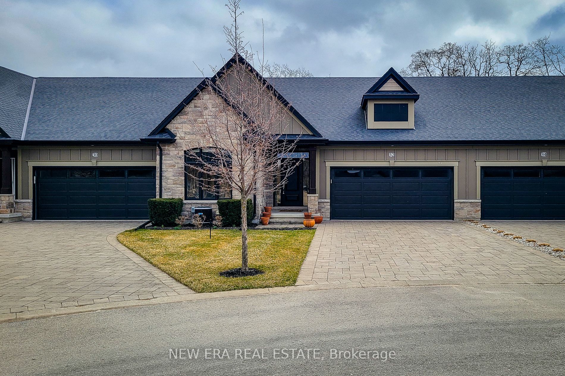 32 Ridgeview Crescent Property Photo 1
