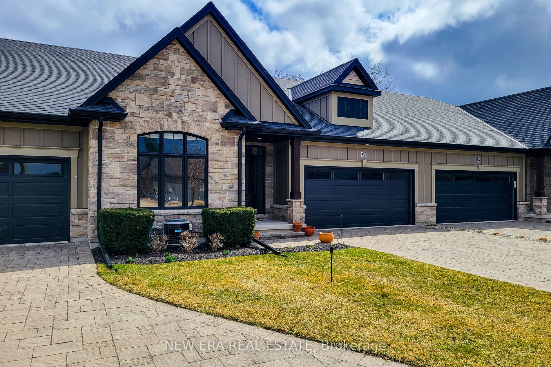 32 Ridgeview Crescent Property Photo 2