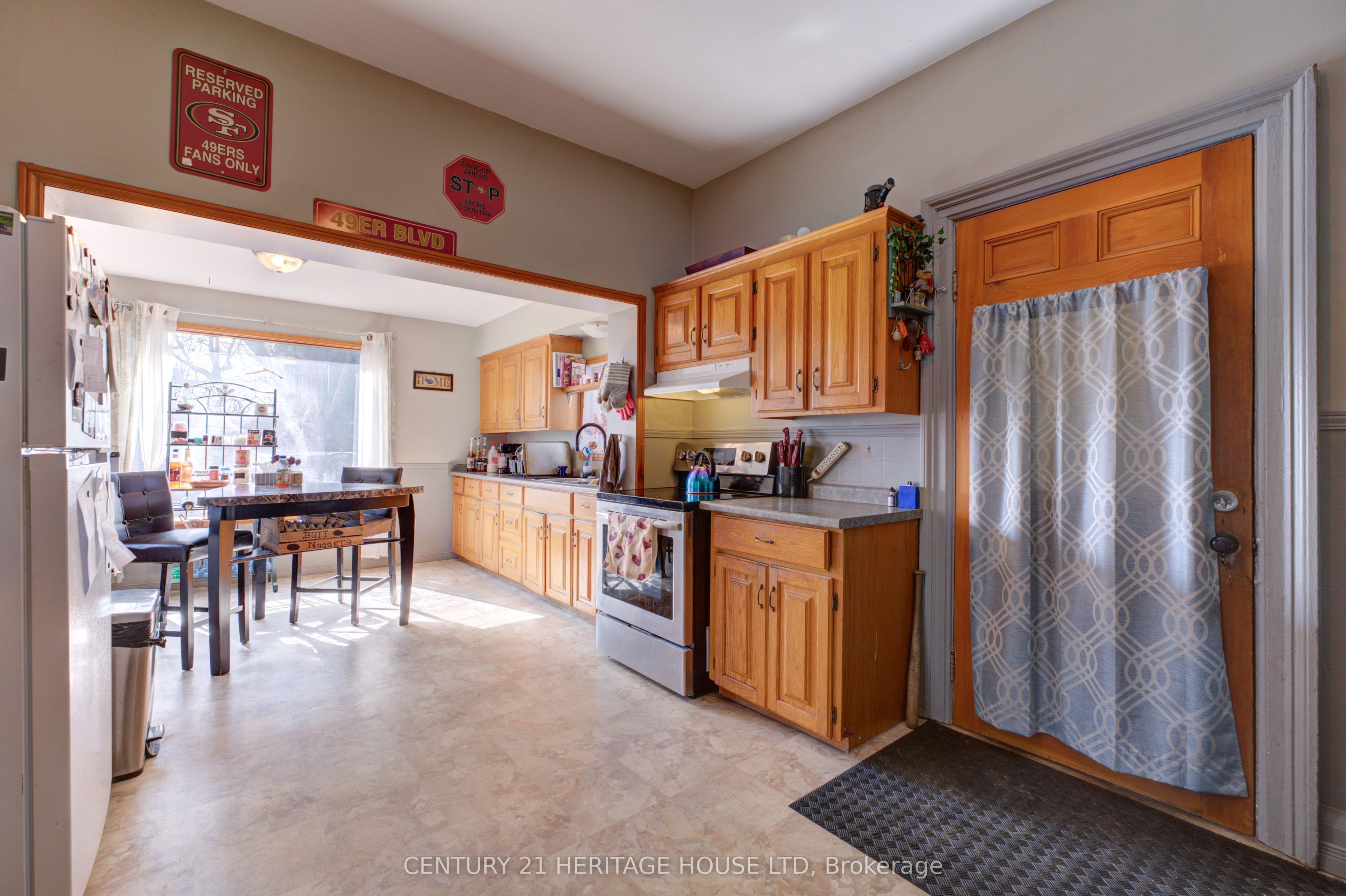 111 Erie Avenue Property Photo 4
