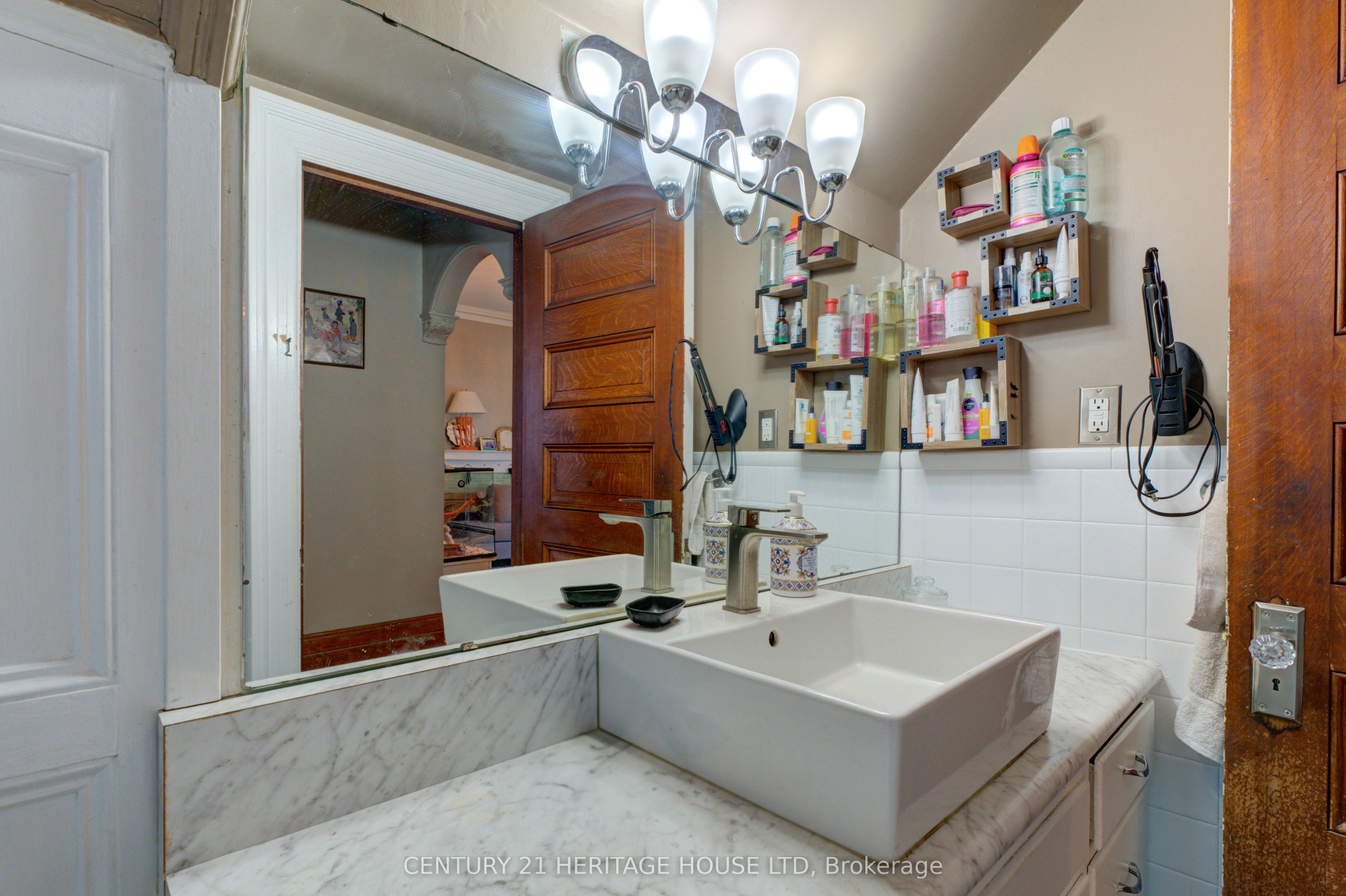 111 Erie Avenue Property Photo 18