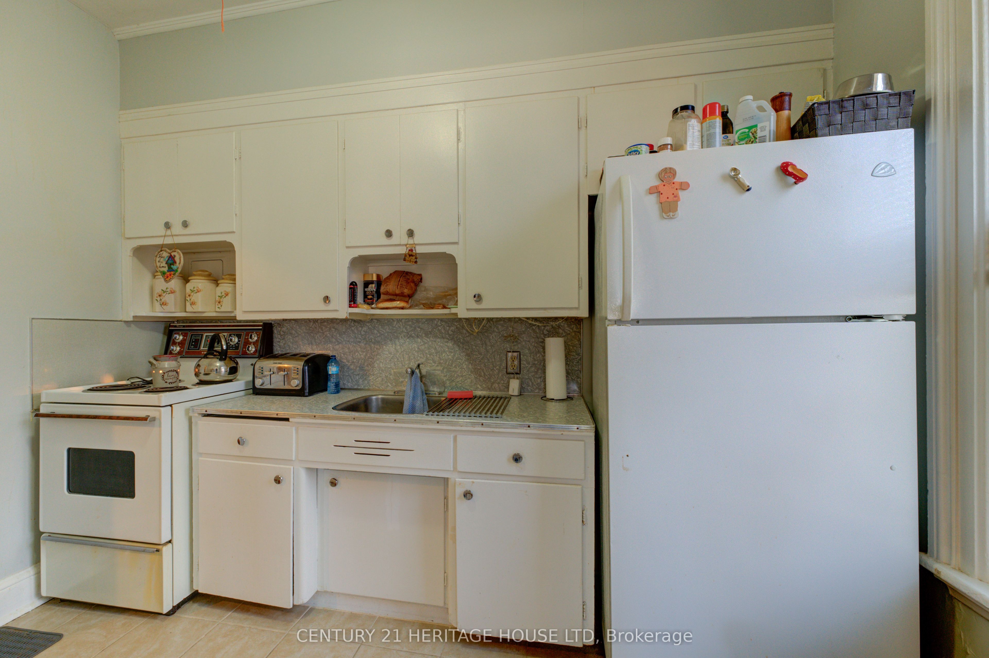 111 Erie Avenue Property Photo 30