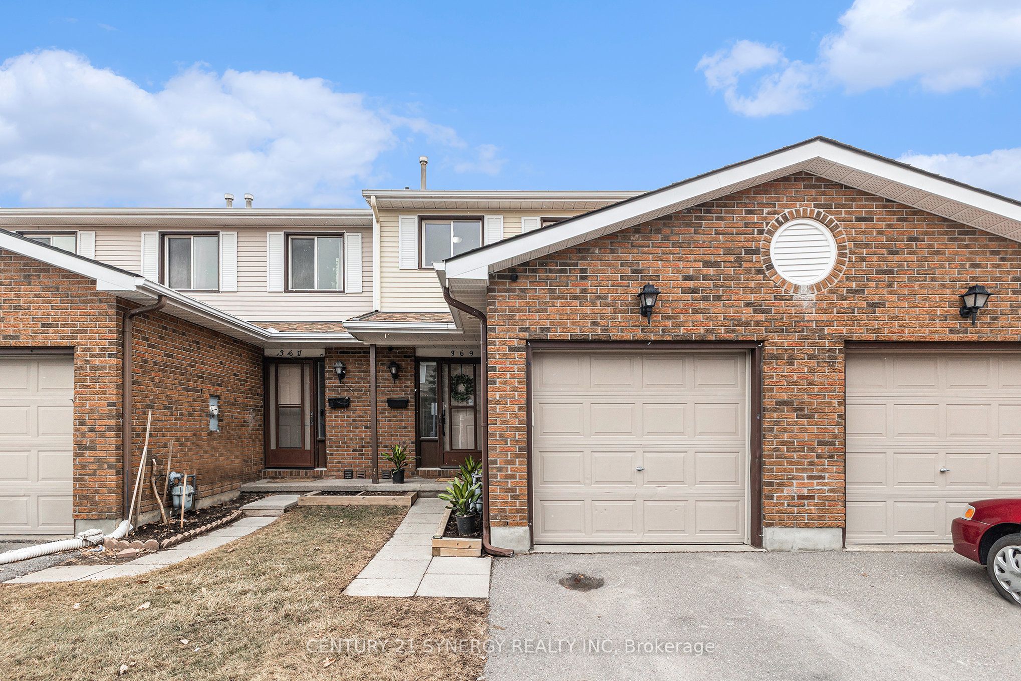 1102 Bilberry Creek | Queenswood Heights Real Estate Listings Main Image