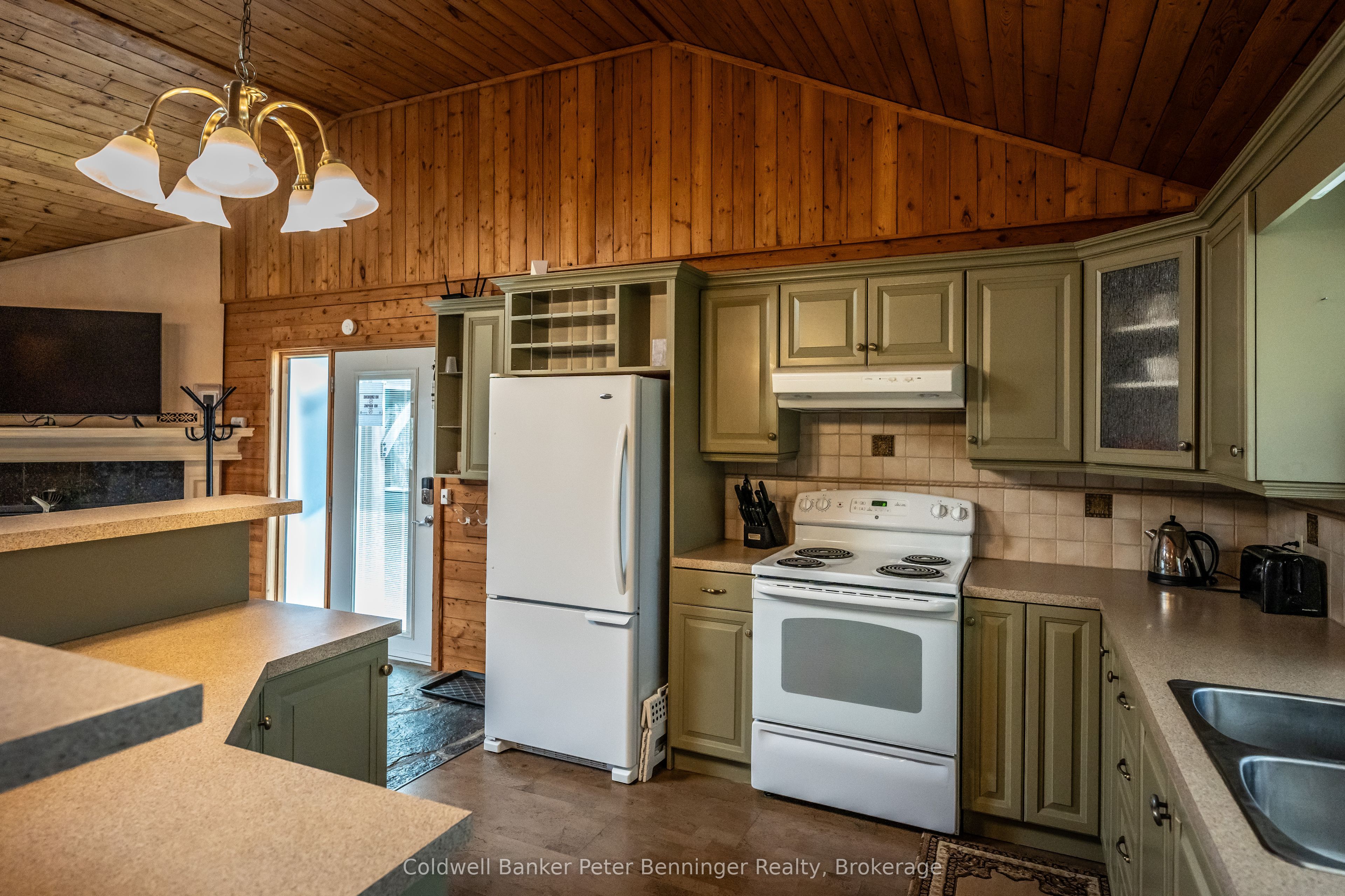 55 Hansen Drive Property Photo 6