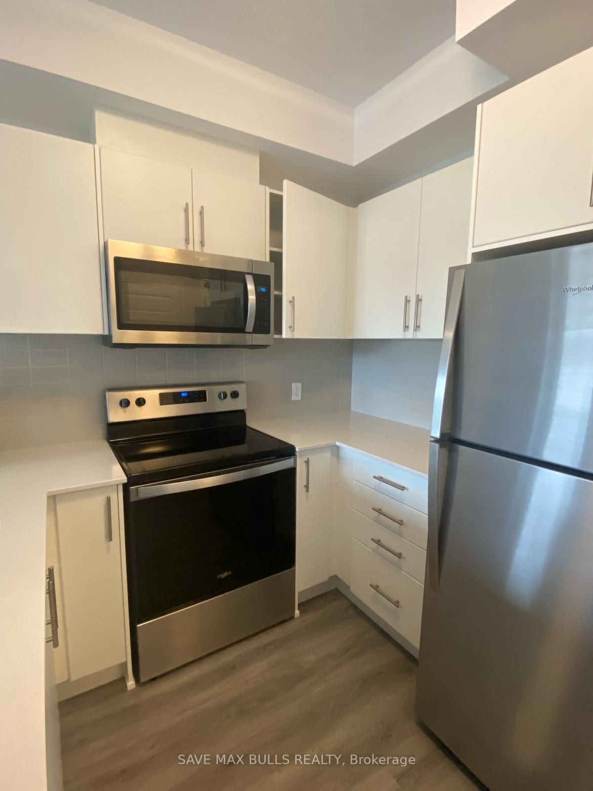 #403 - 1000 Lackner Boulevard Property Photo 2